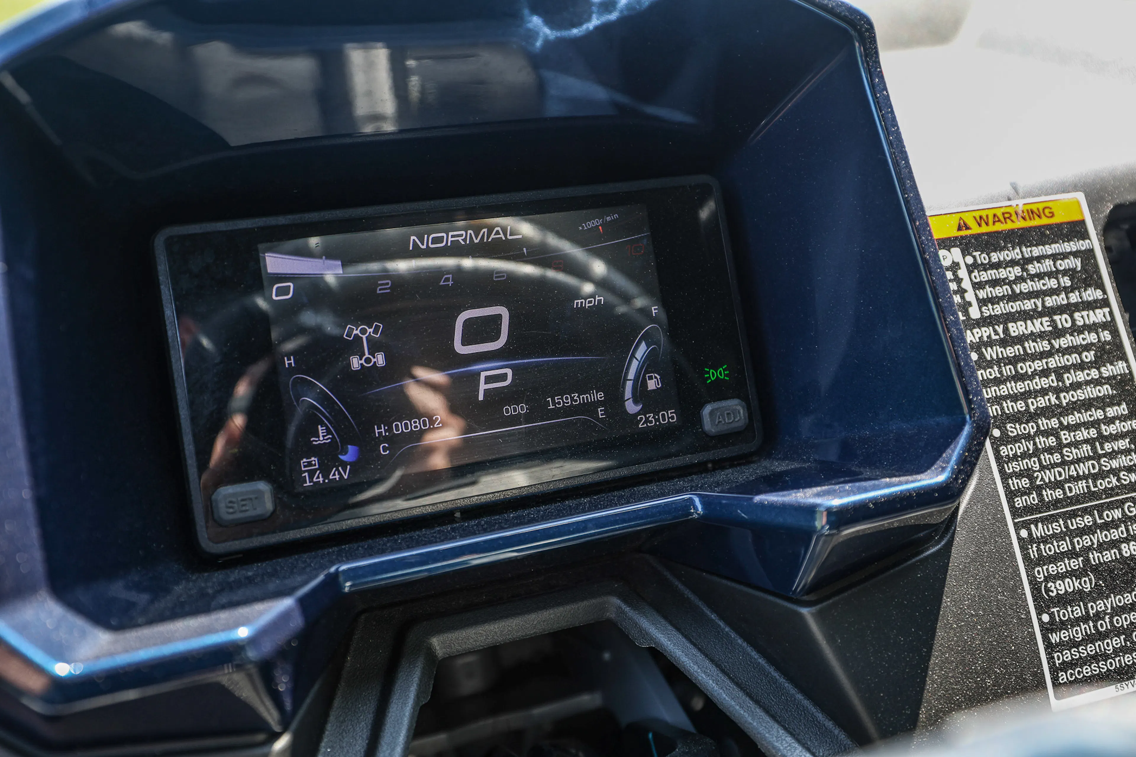 2025 CF Moto UForce 1000XL display