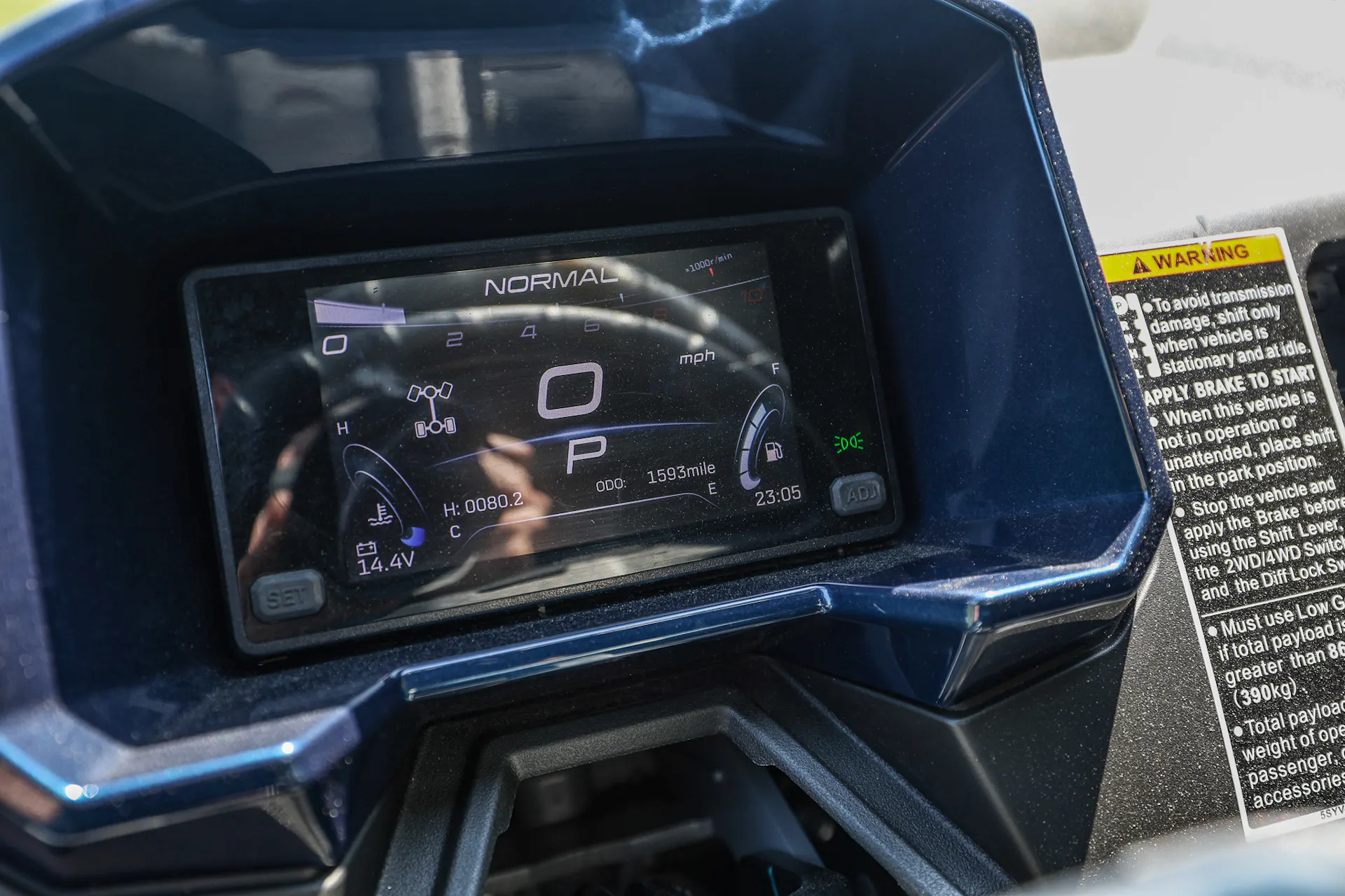 2025 CF Moto UForce 1000XL display