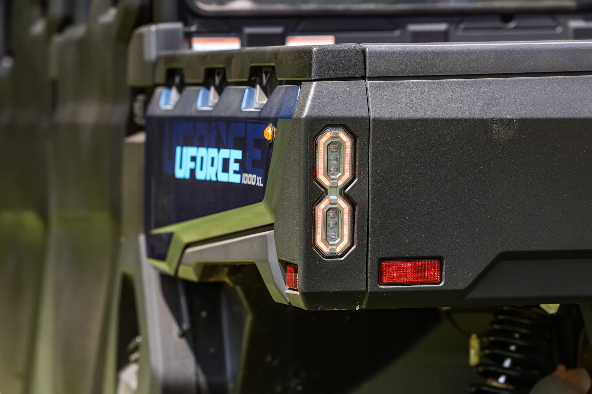 2025 CF Moto UForce 1000XL driver bed side close