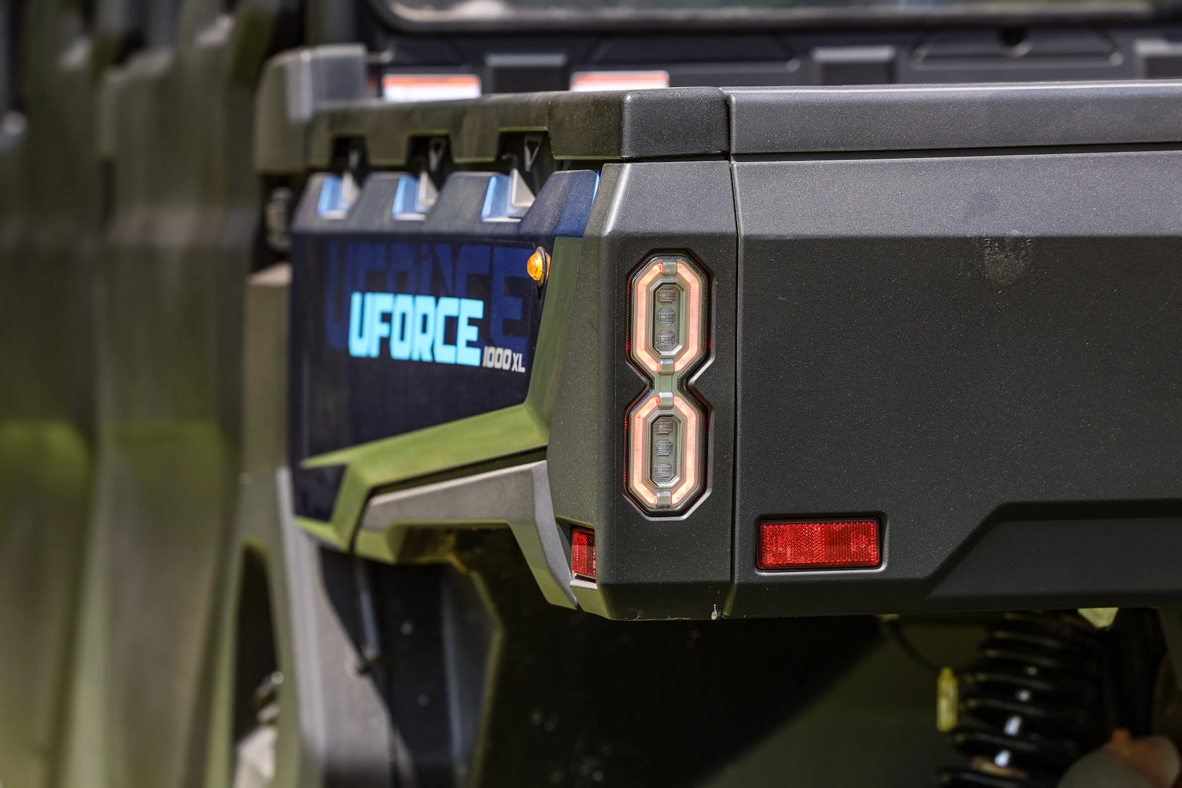 2025 CF Moto UForce 1000XL driver bed side close