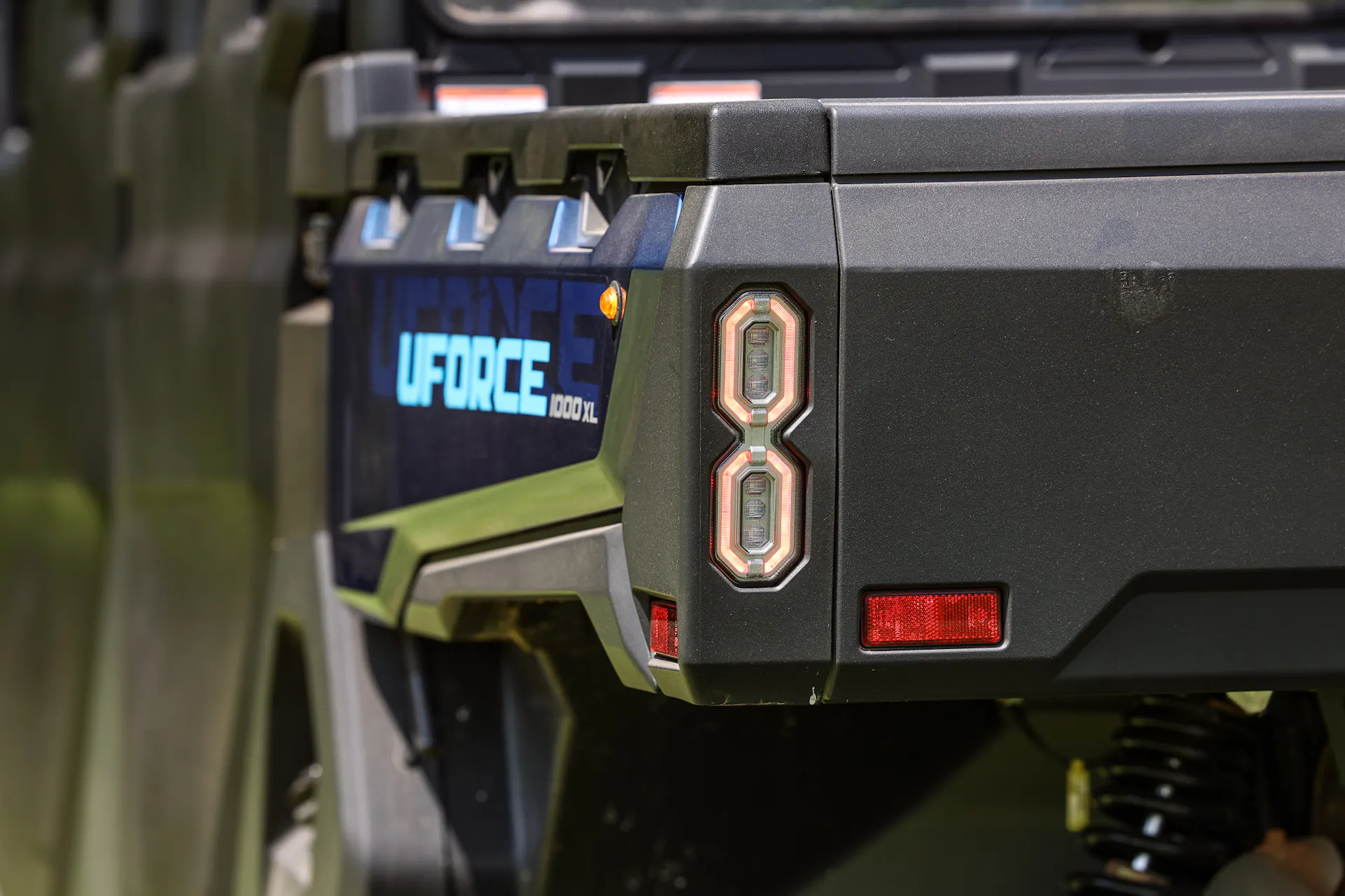 2025 CF Moto UForce 1000XL driver bed side close