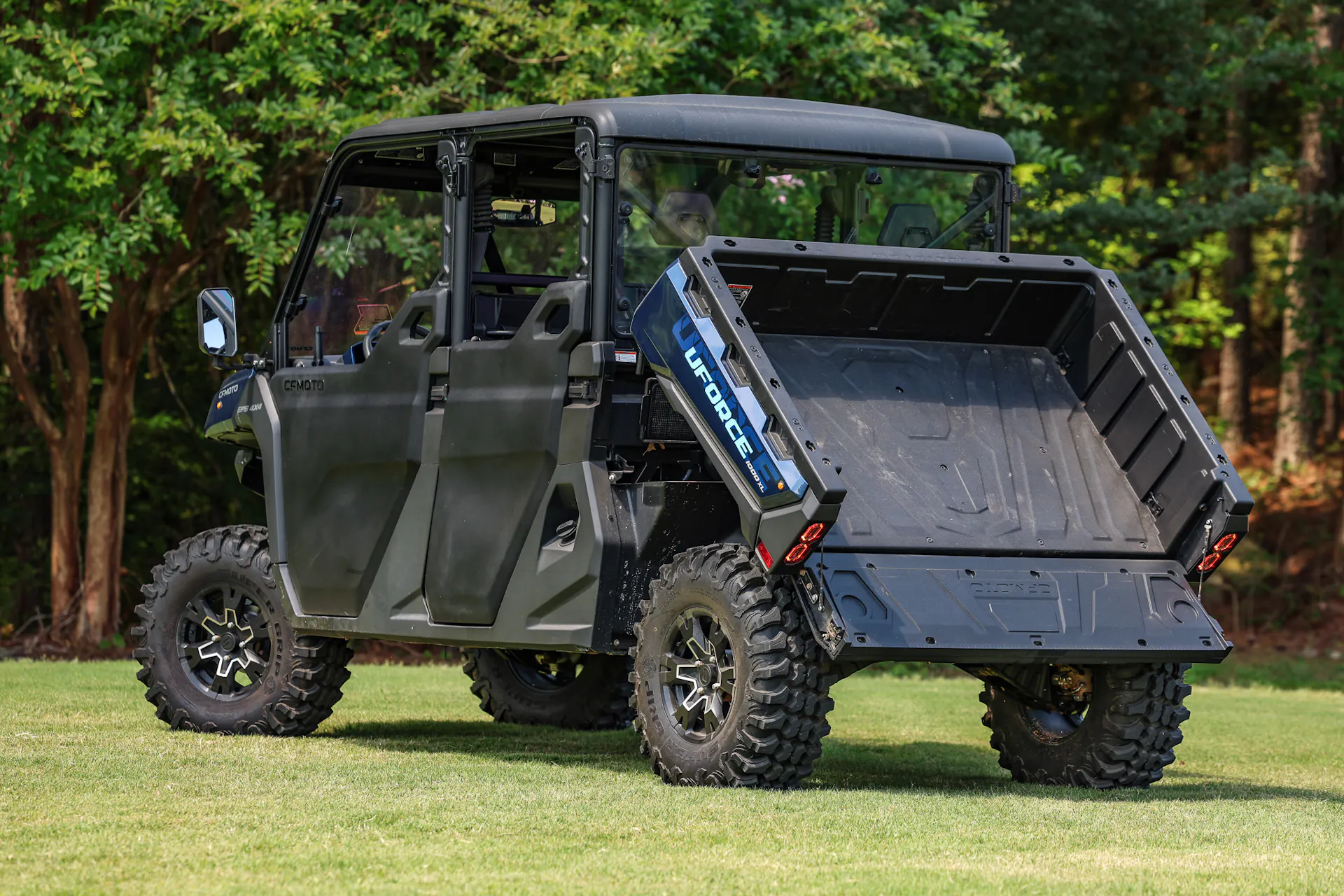2025 CF Moto UForce 1000XL driver rear 3/4 bed down