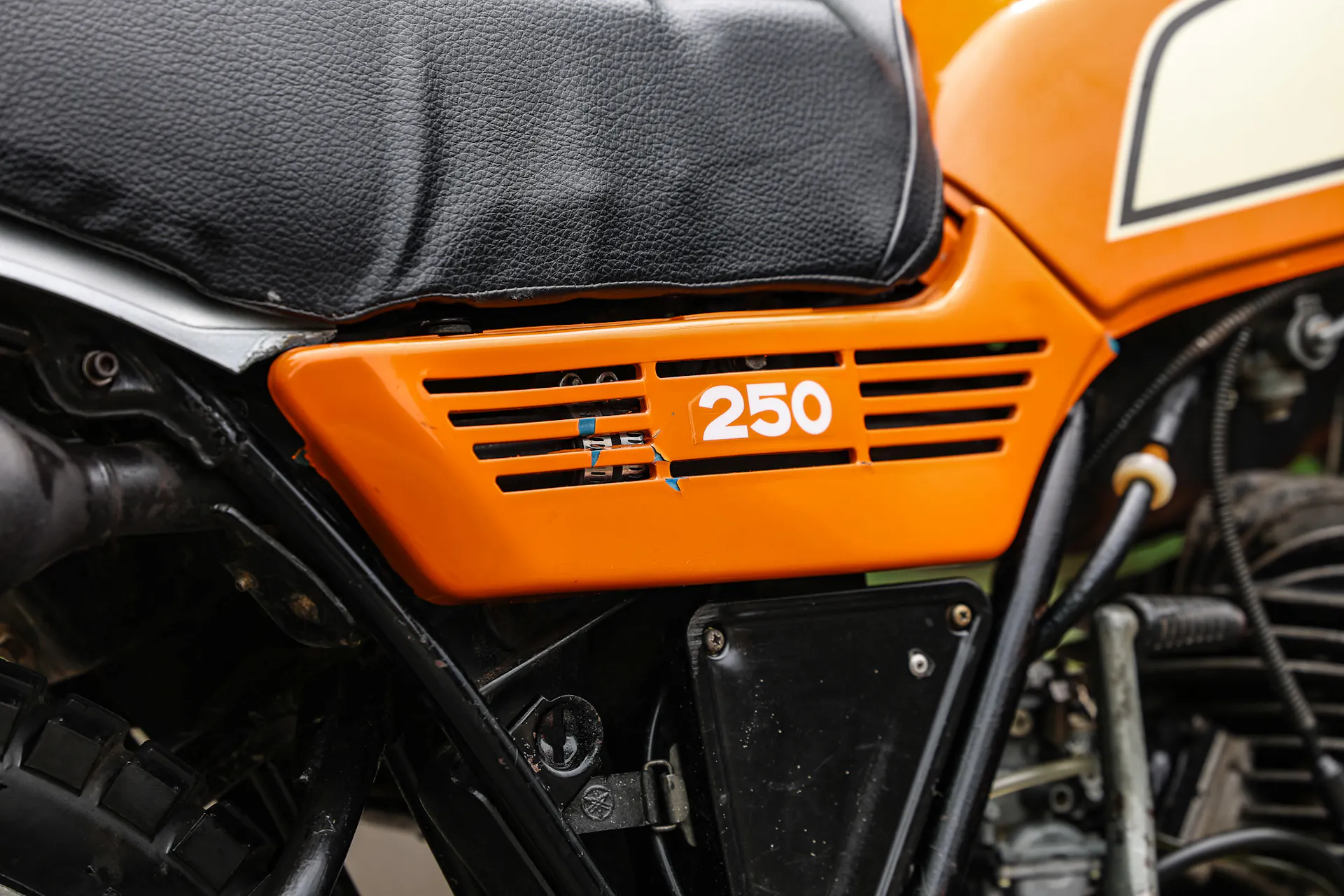 1977 Yamaha DT250 250 decal