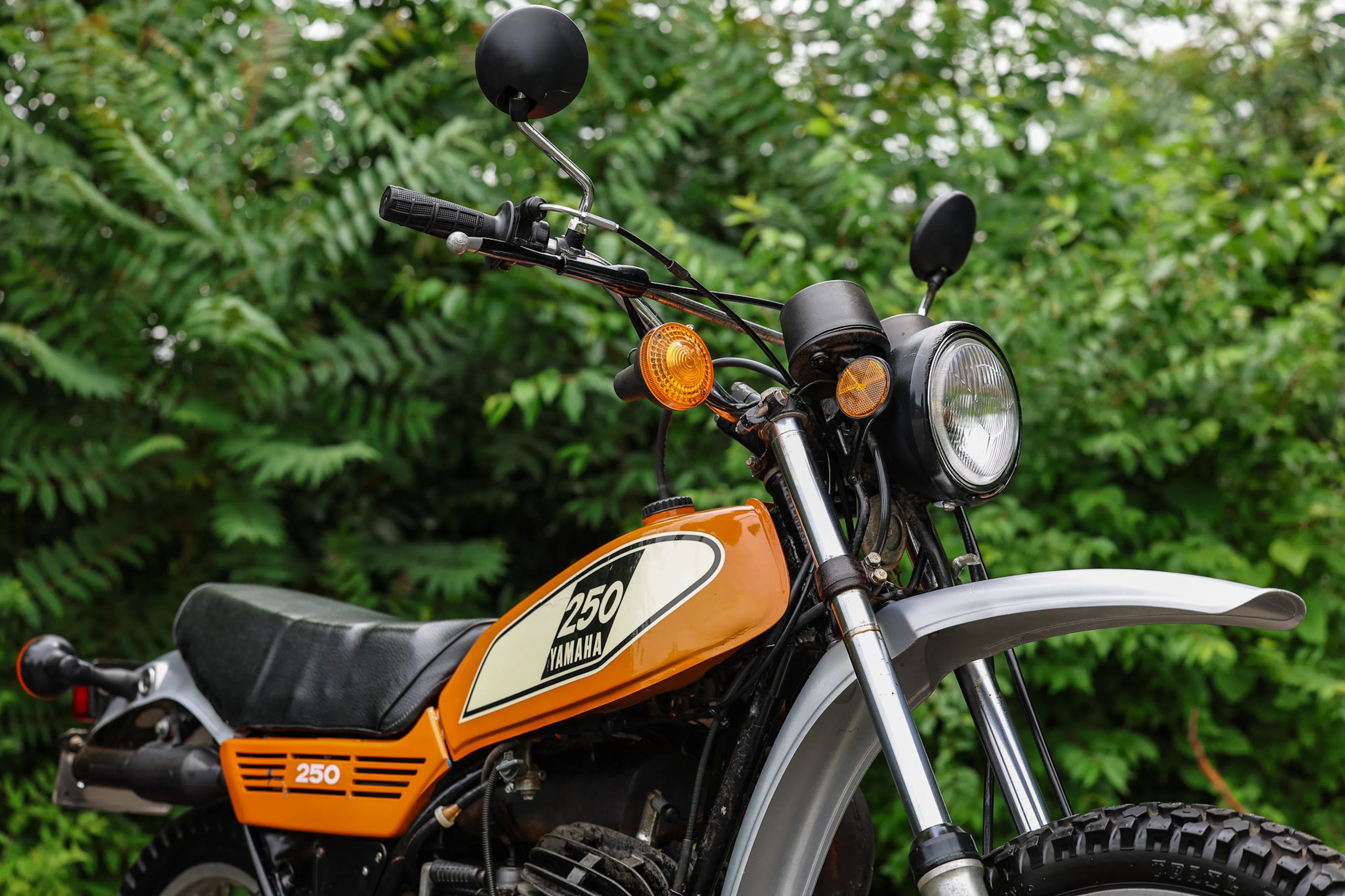 1977 Yamaha DT250 right side front 3/4