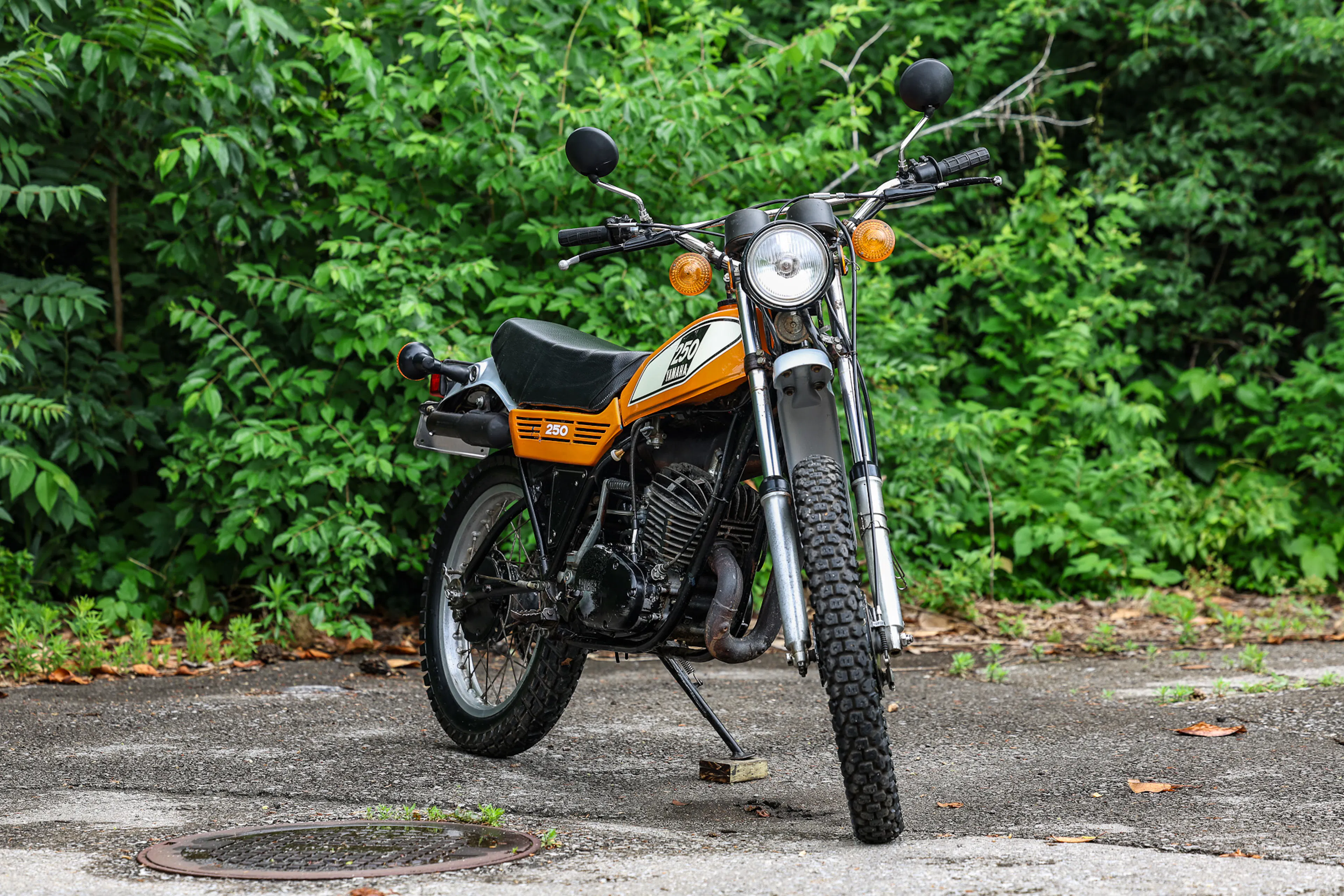 1977 Yamaha DT250 right front 3/4