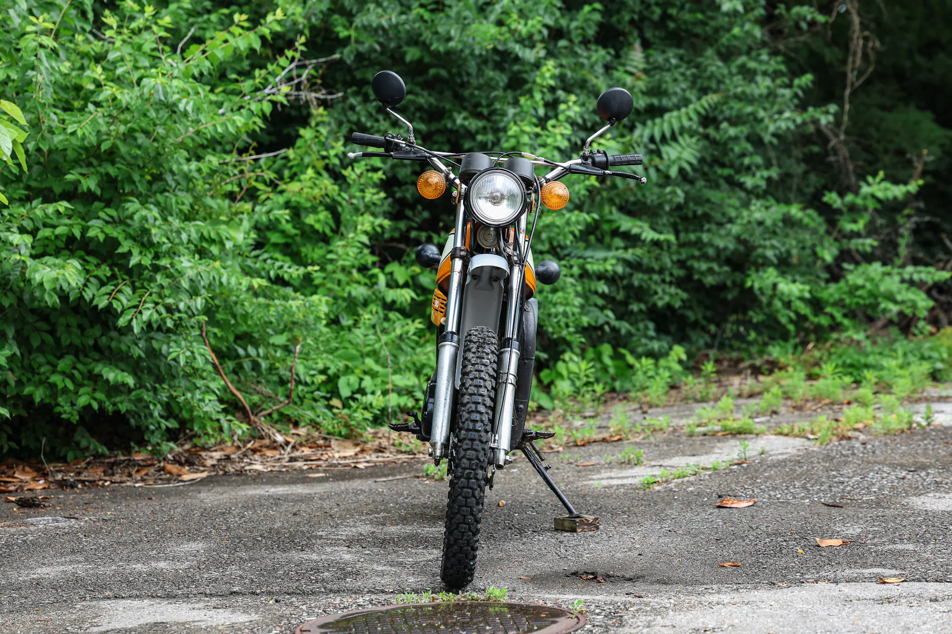 1977 Yamaha DT250 front