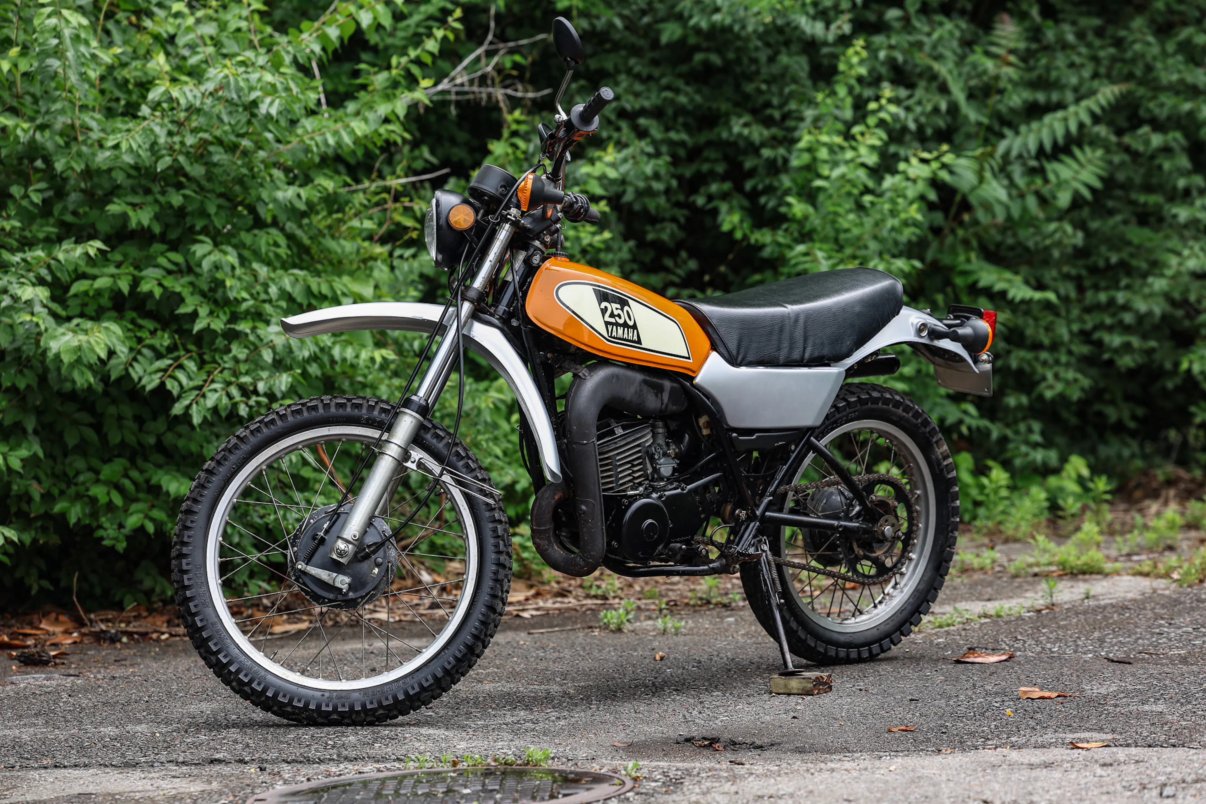 1977 Yamaha DT250 left side front 3/4