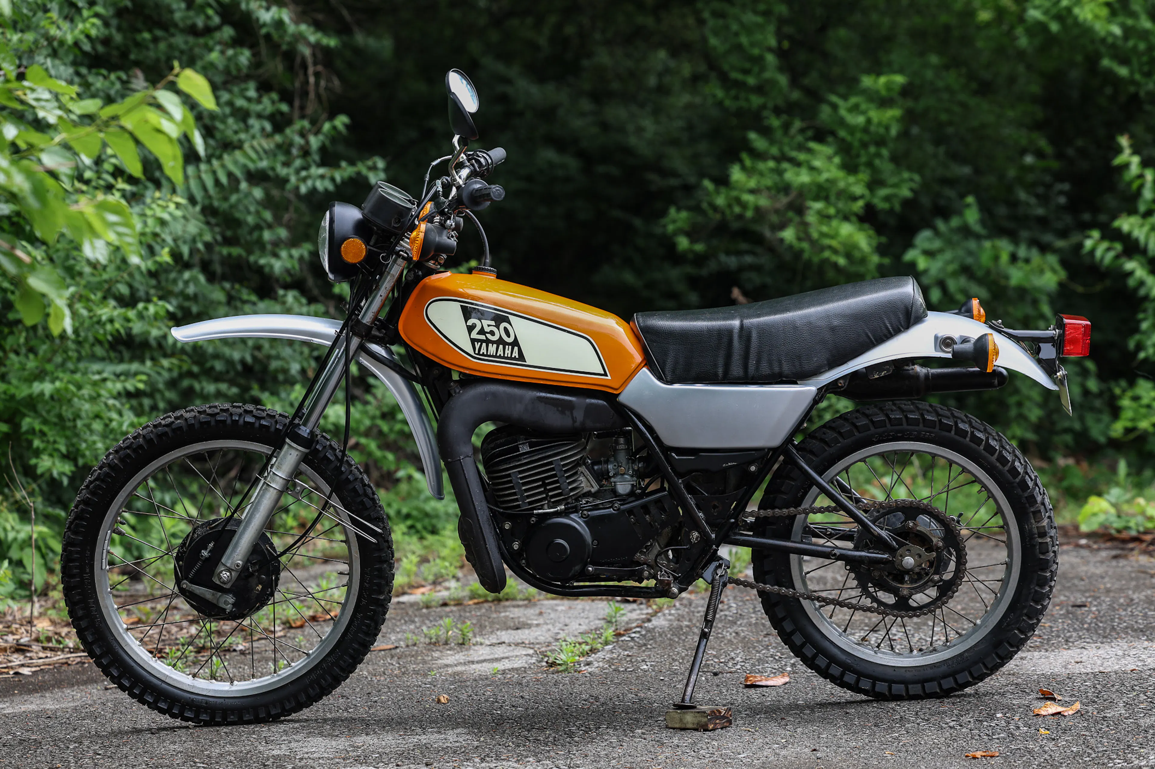 1977 Yamaha DT250 left side