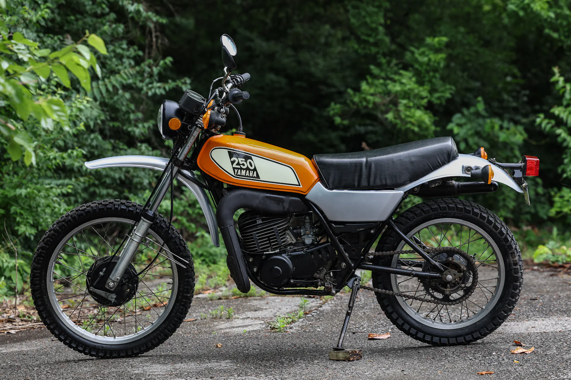 1977 Yamaha DT250 left side