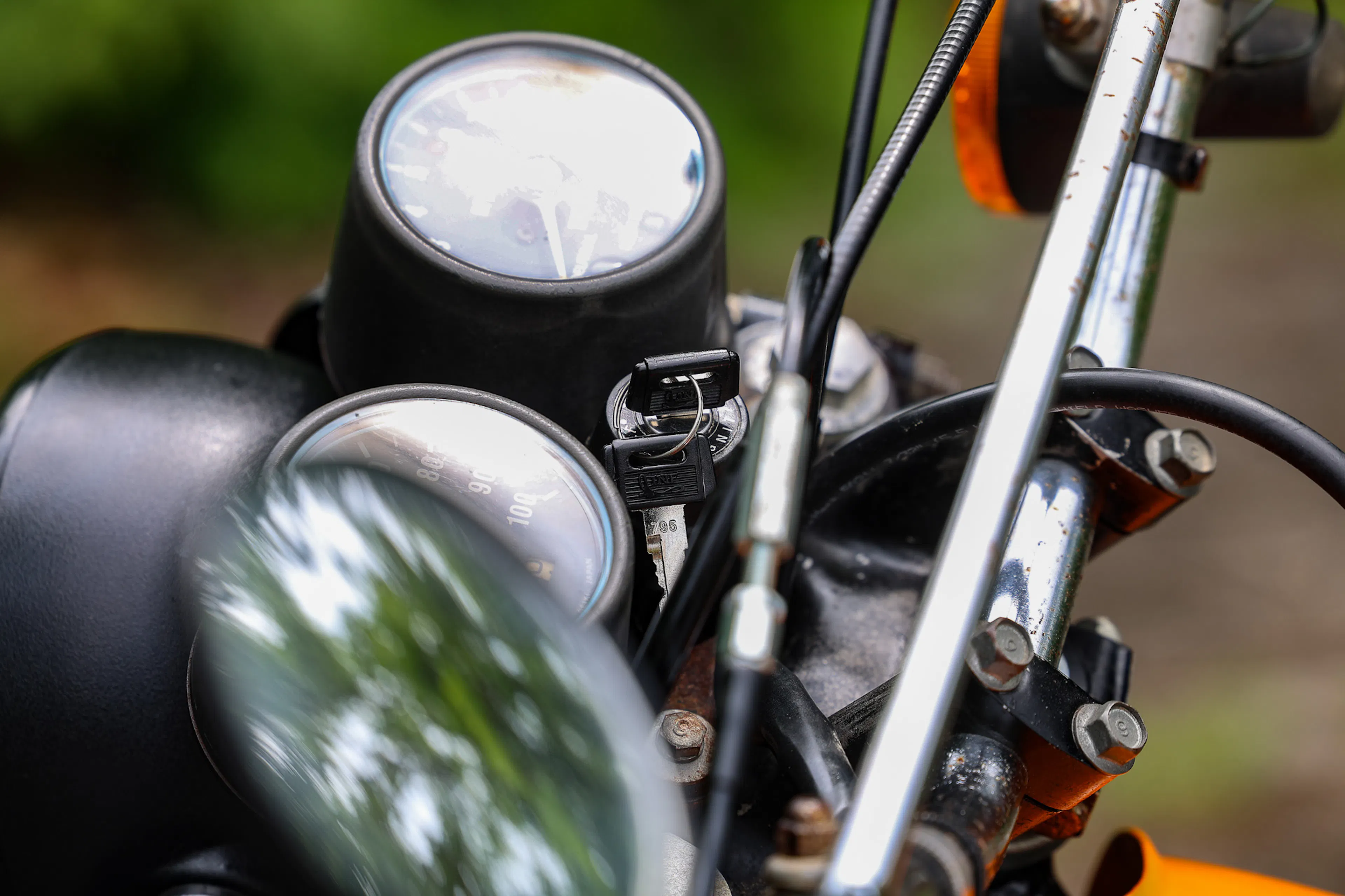 1977 Yamaha DT250 cockpit
