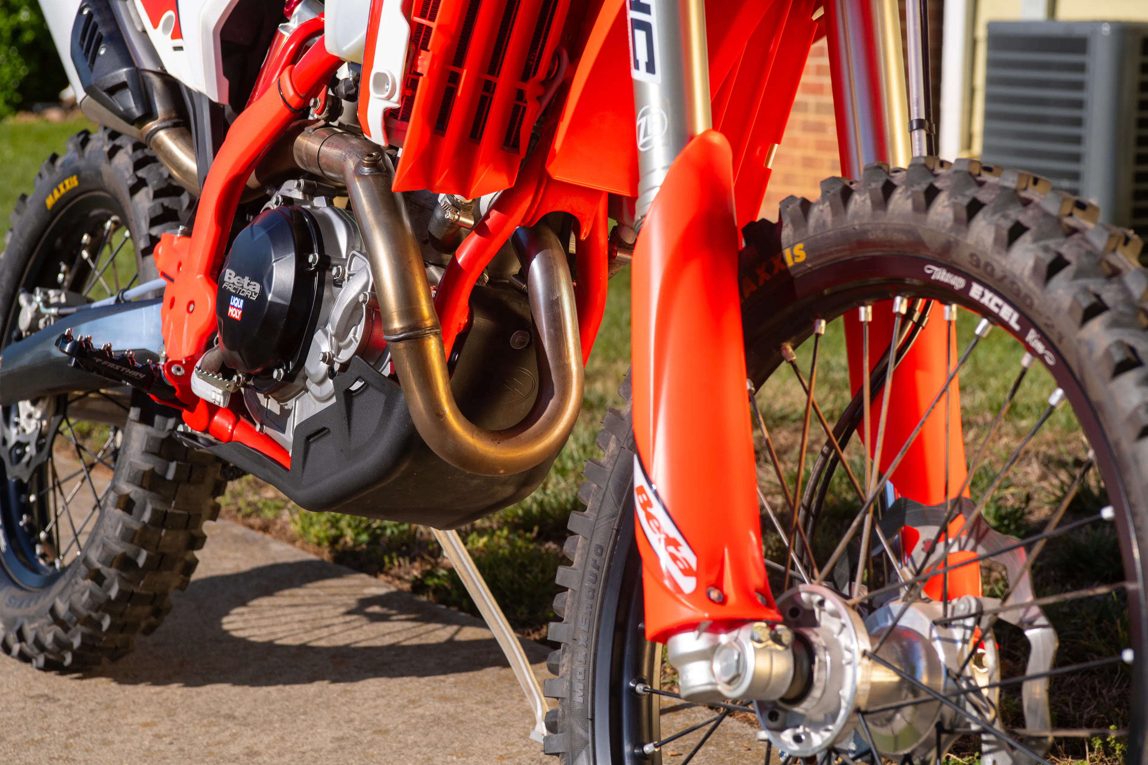 2025 Beta 390 RR X-Pro exhaust/engine low