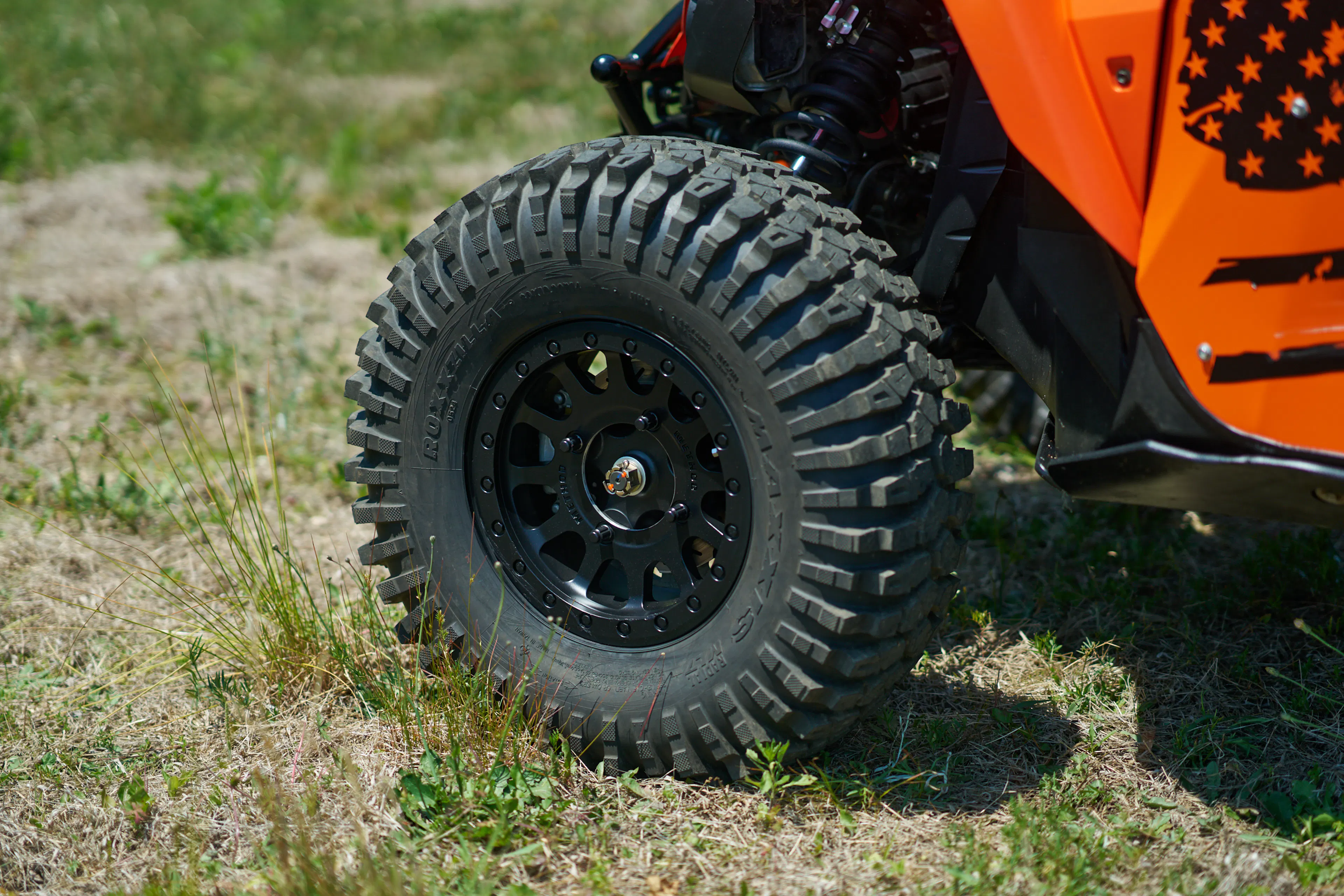 2016 Yamaha YXZ 1000R driver front tire 4
