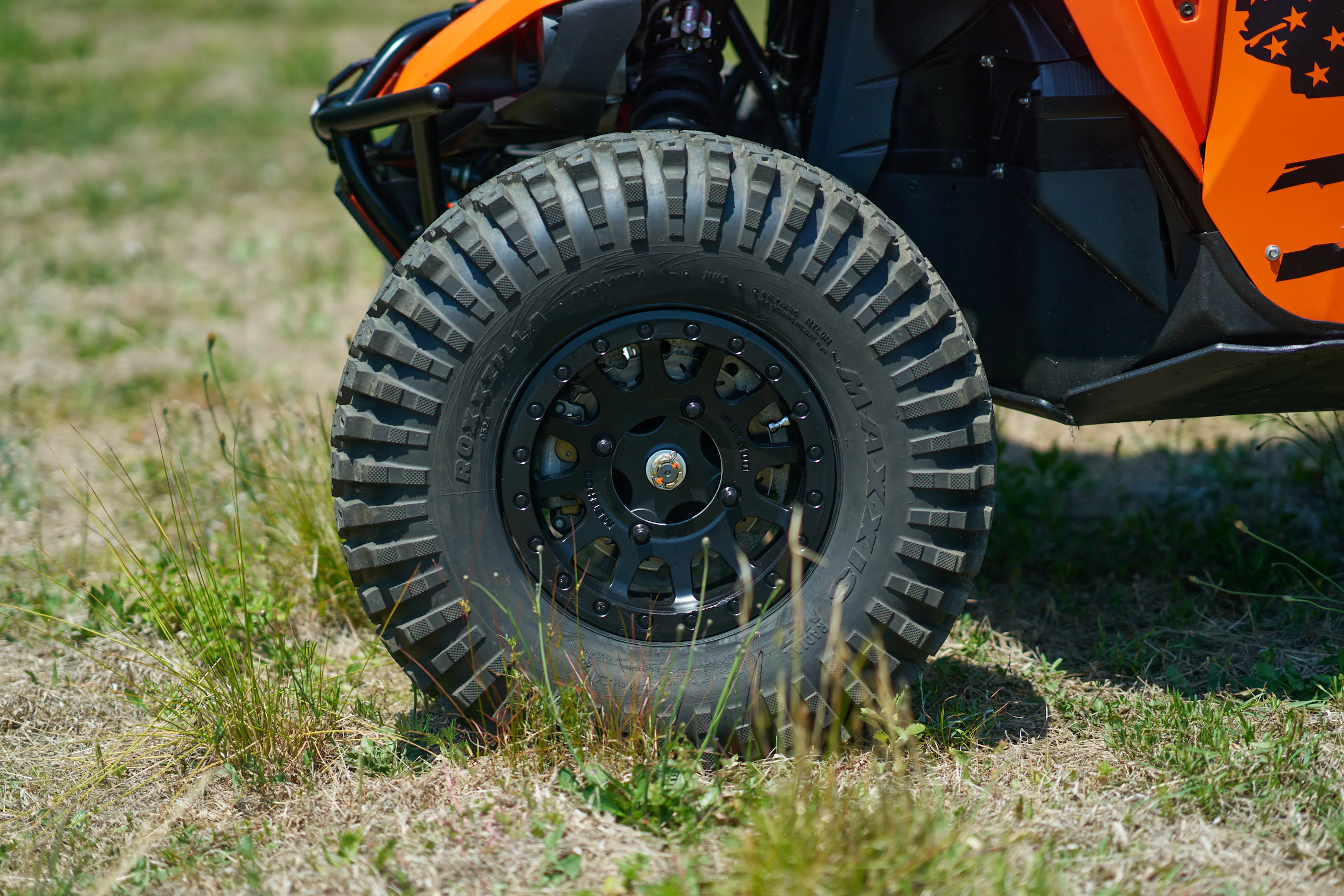 2016 Yamaha YXZ 1000R driver front tire