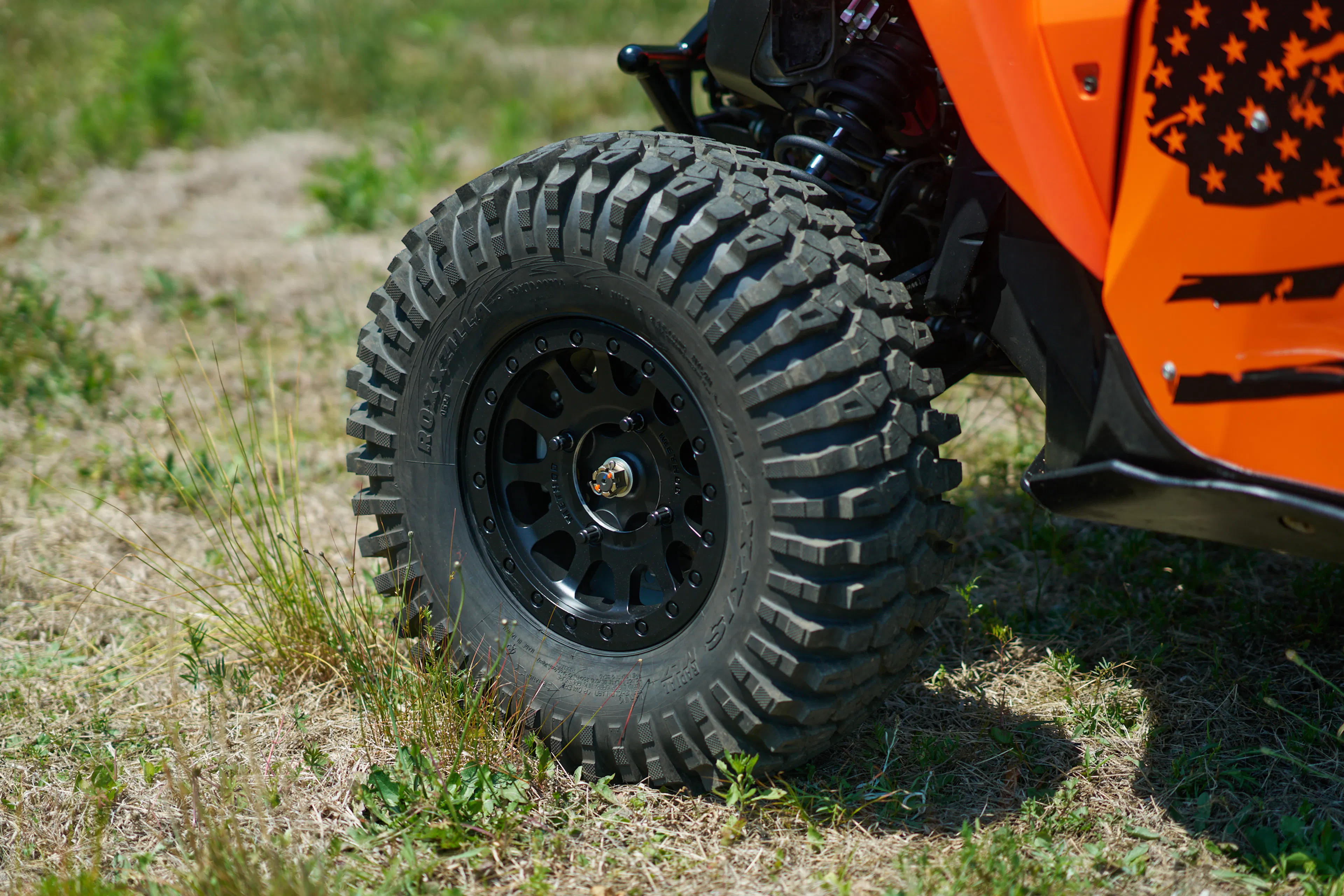 2016 Yamaha YXZ 1000R driver front tire 5