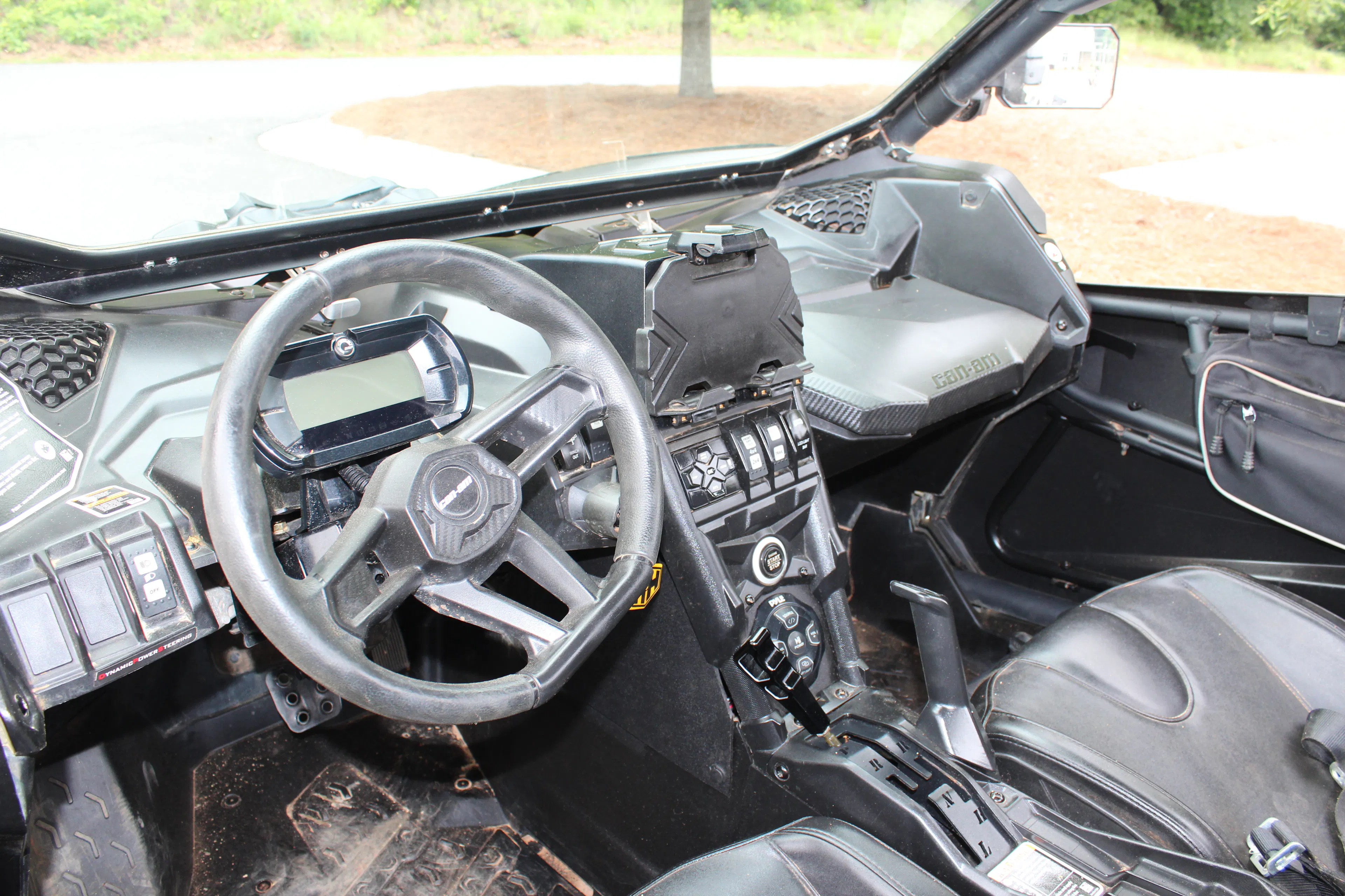2021 Can-Am Maverick X3 RS Turbo R dash/wheel