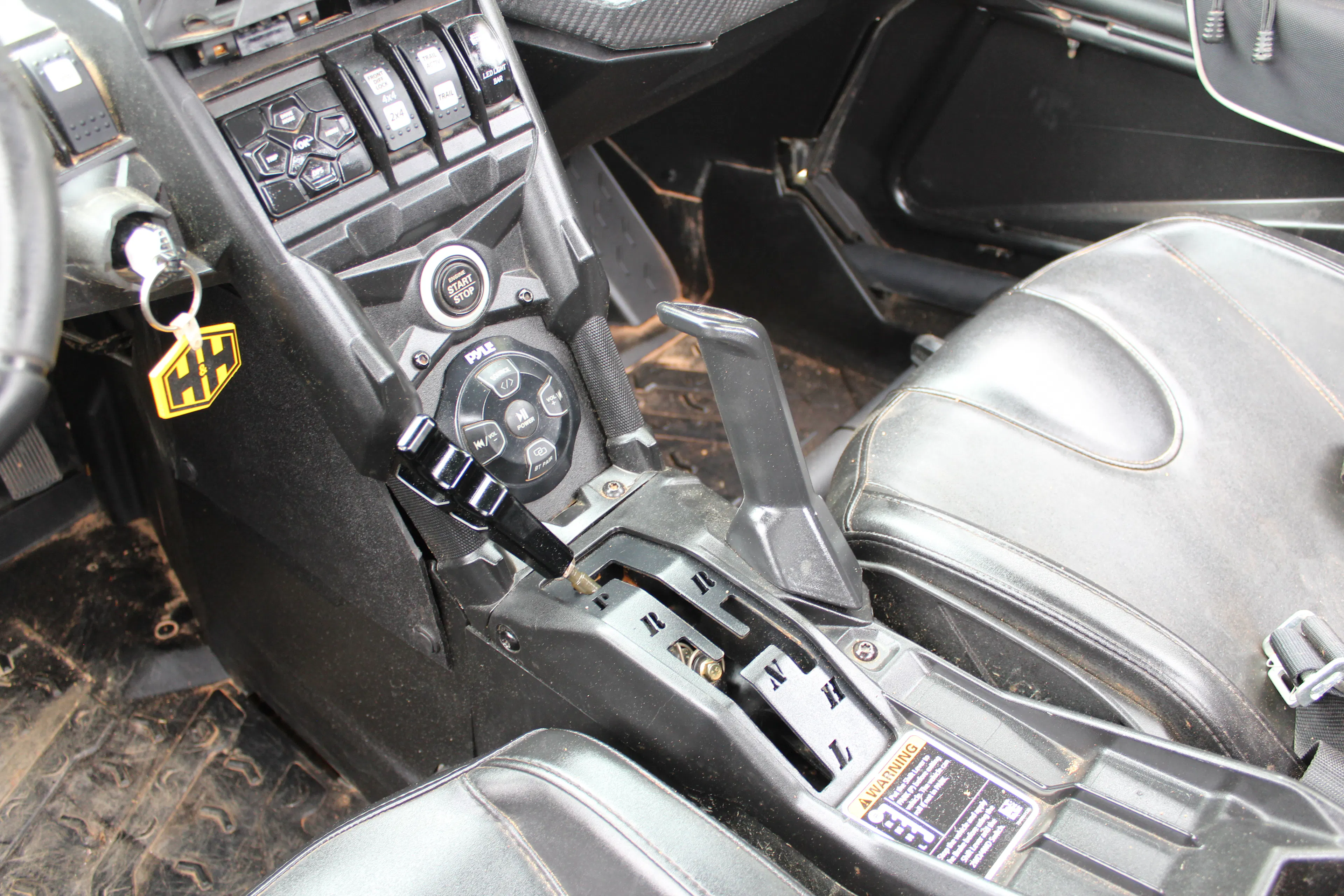 2021 Can-Am Maverick X3 RS Turbo R shifter/stereo controls 