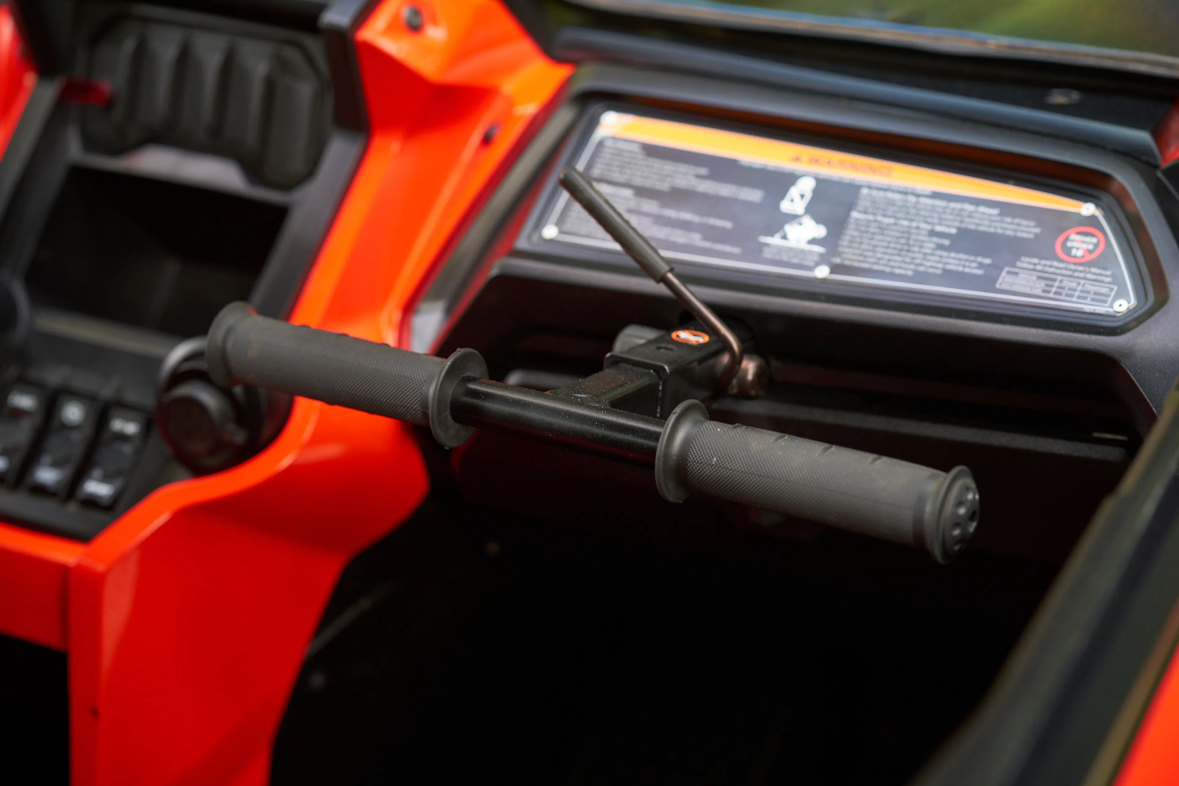 2023 Honda Talon 1000R grab handle
