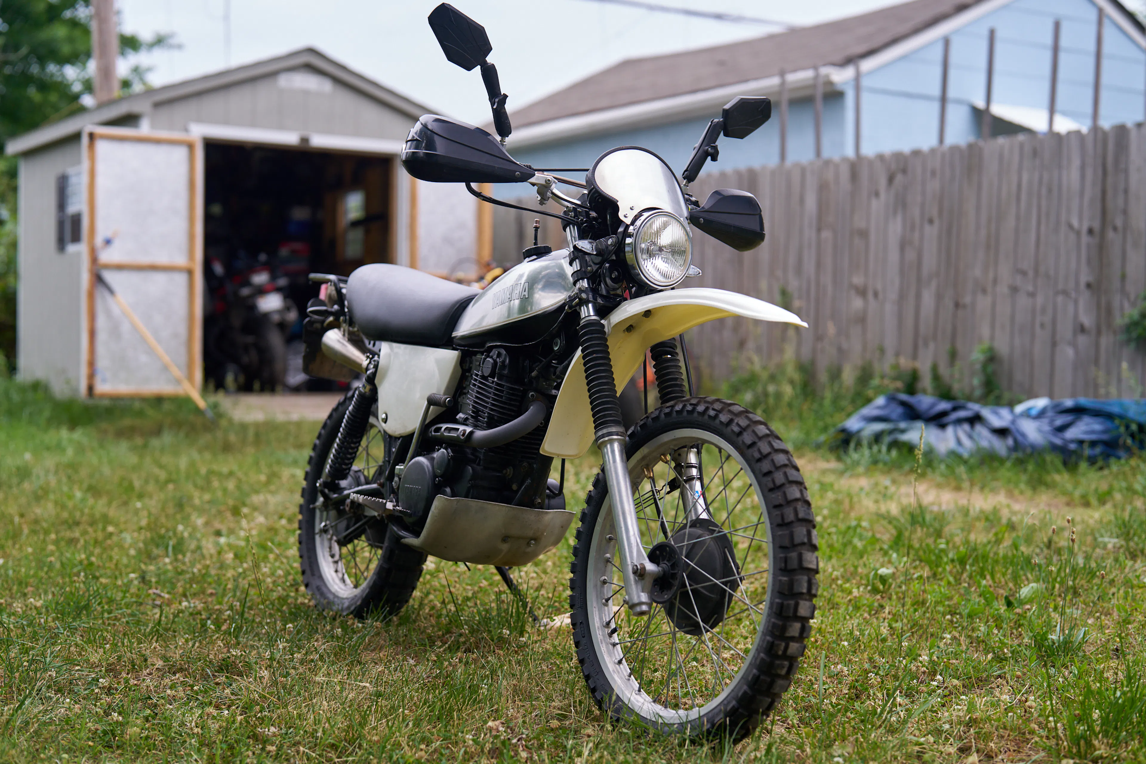 1980 Yamaha XT500 right 3/4 steep 