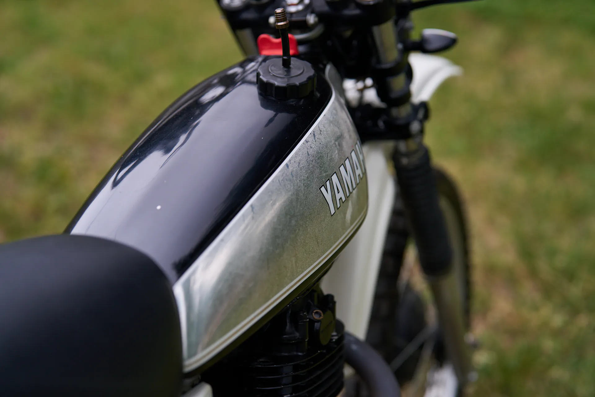 1980 Yamaha XT500 tank right