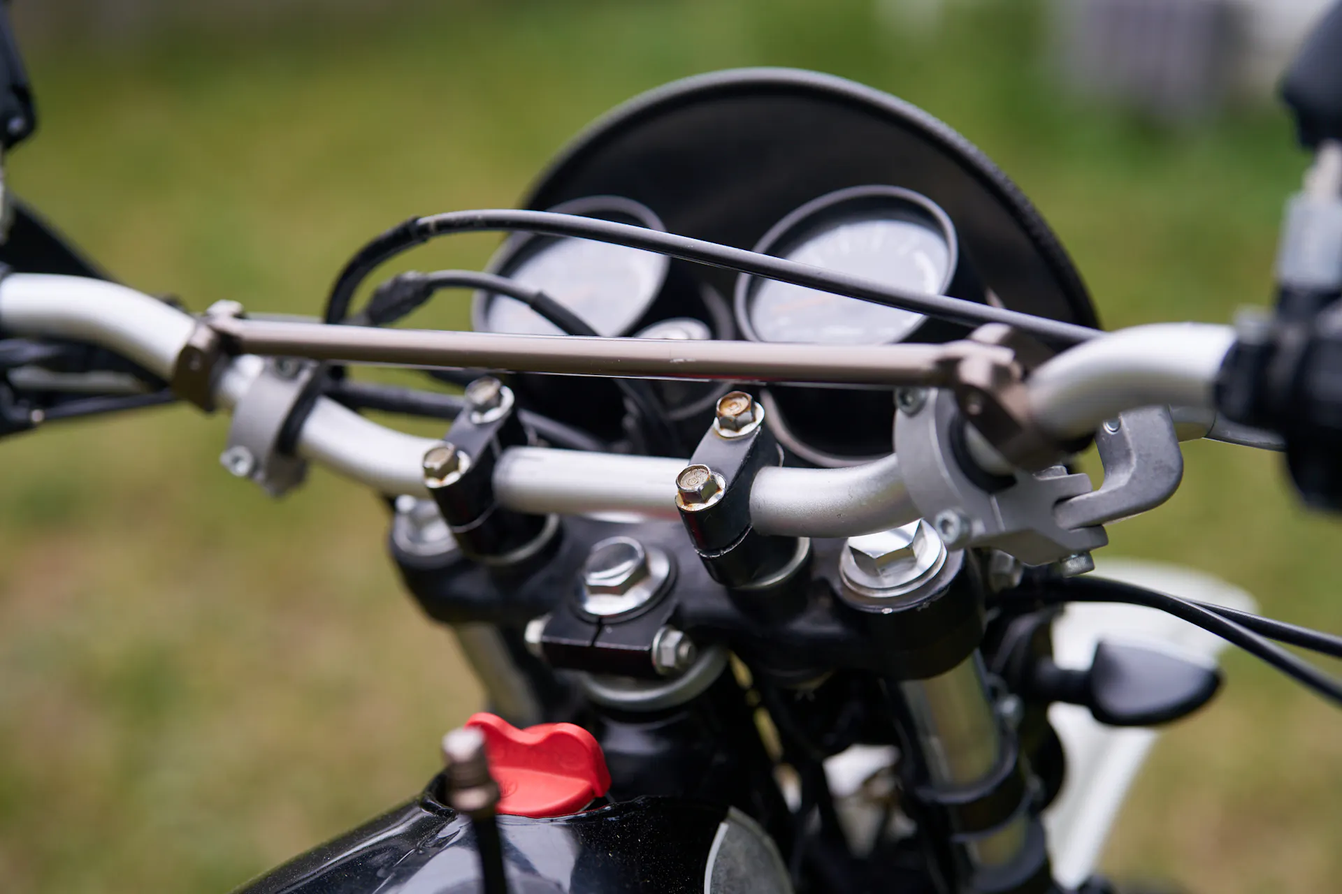 1980 Yamaha XT500 bar clamp