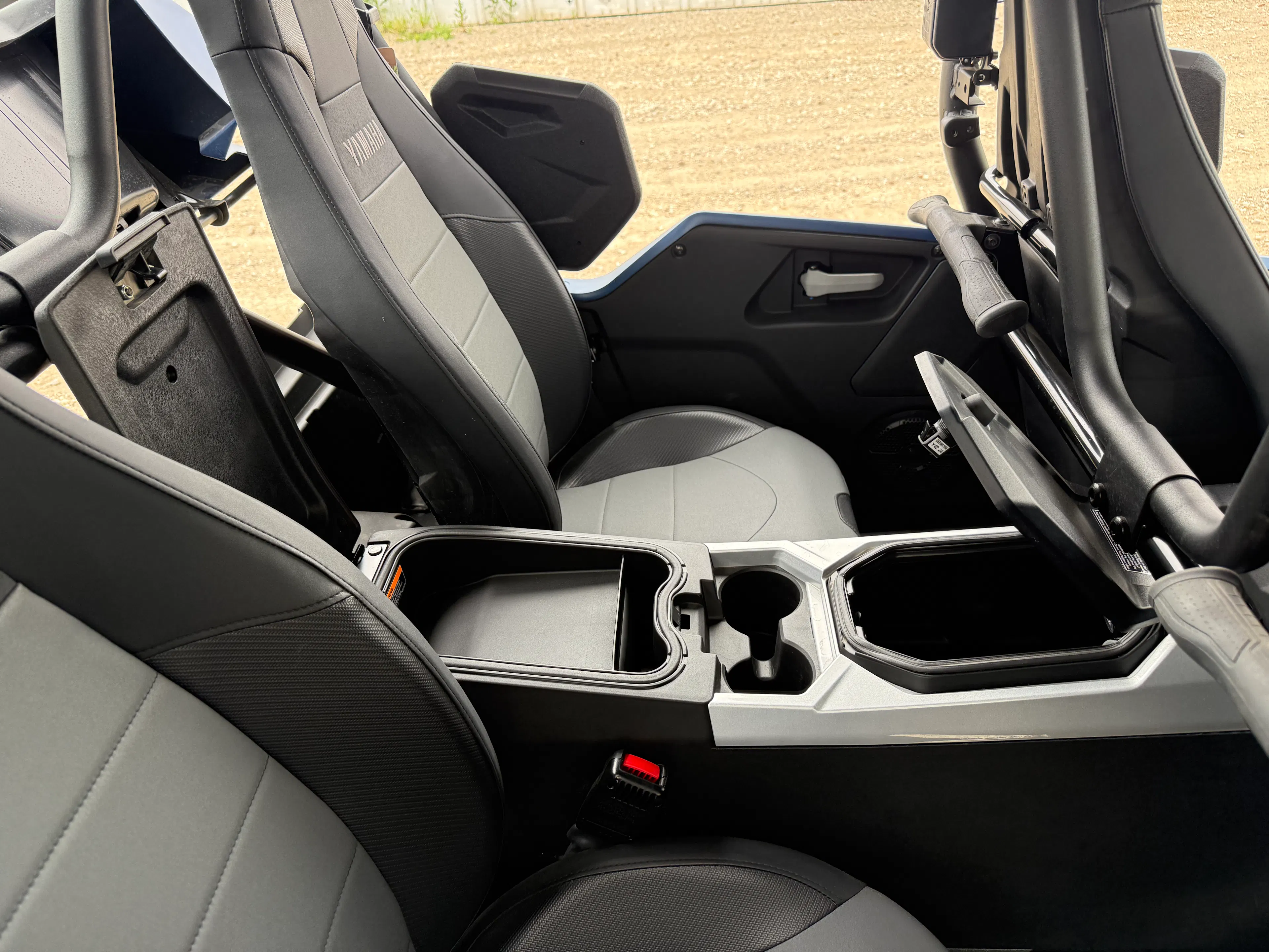 2025 Yamaha RMAX4 1000 rear seats console open