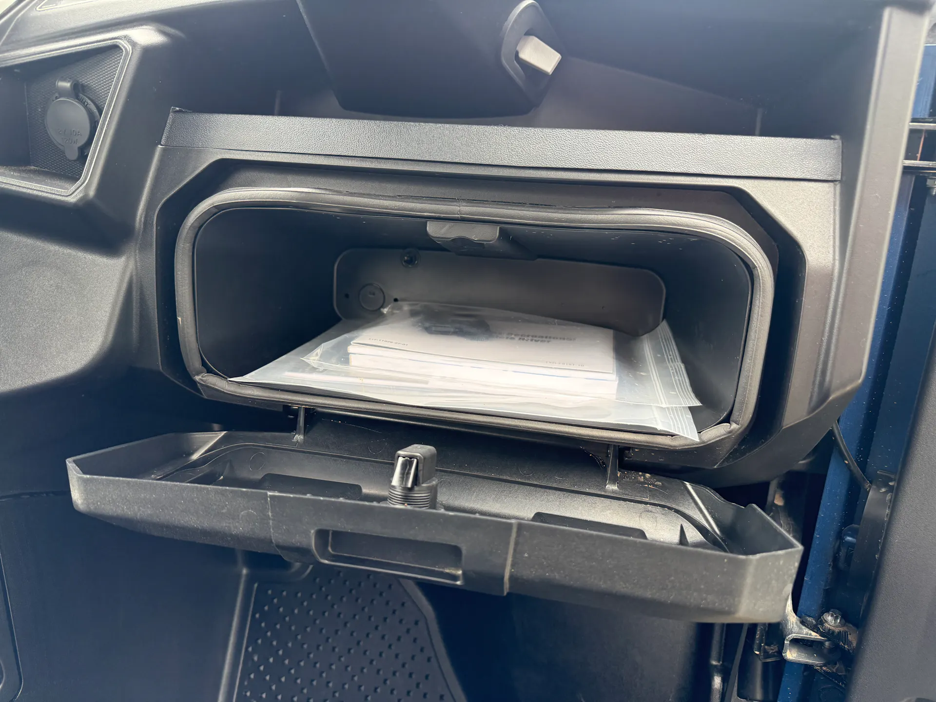 2025 Yamaha RMAX4 1000 glove box