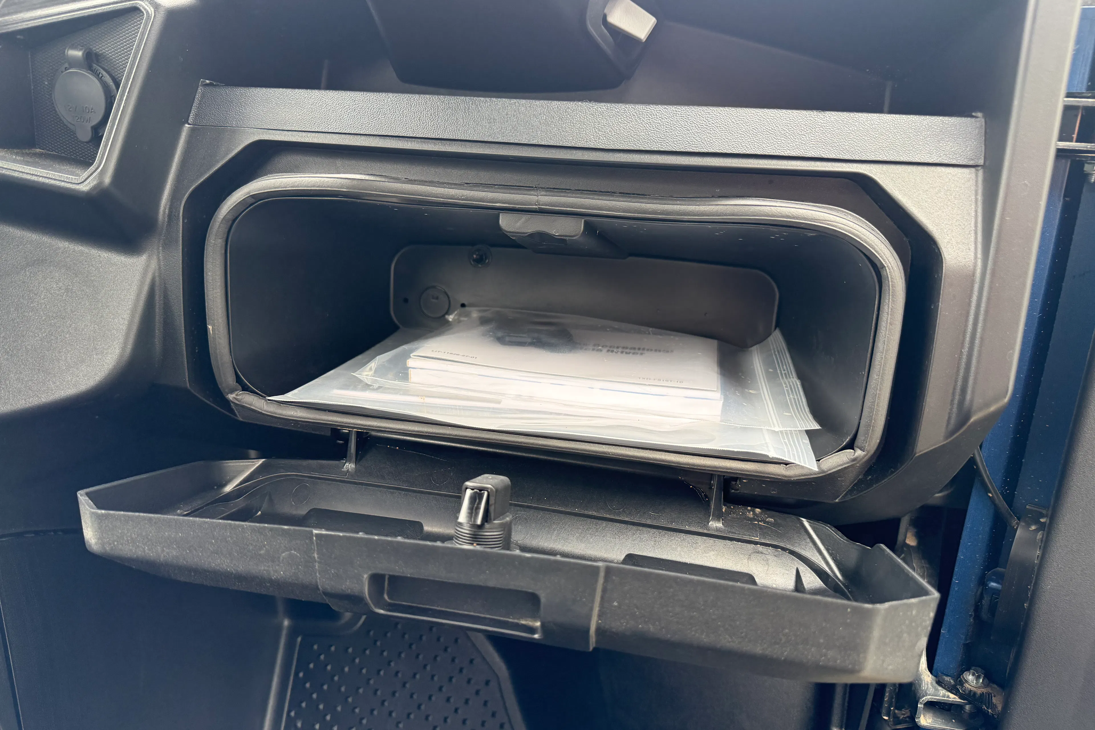 2025 Yamaha RMAX4 1000 glove box