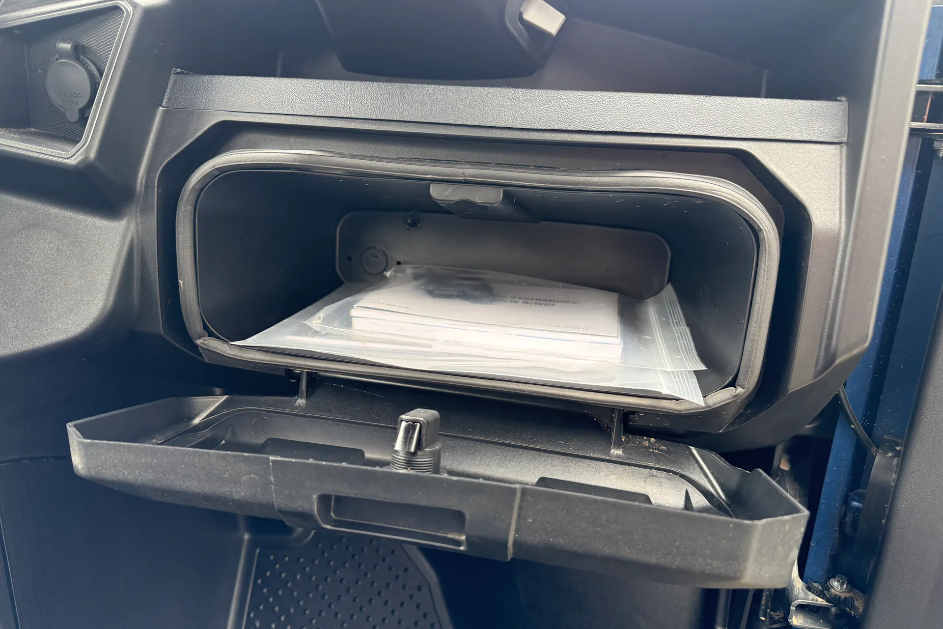 2025 Yamaha RMAX4 1000 glove box