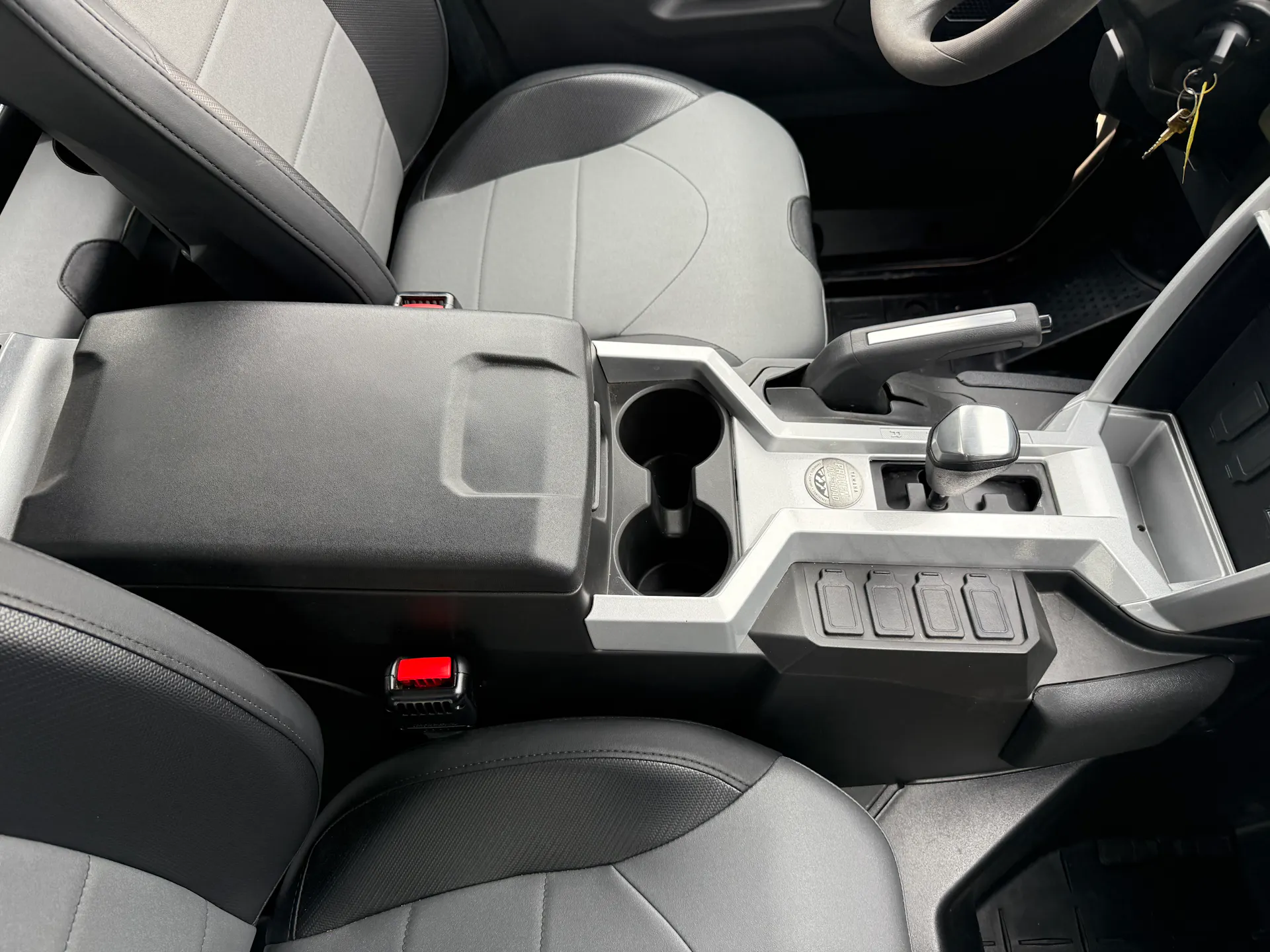 2025 Yamaha RMAX4 1000 console/shifter close