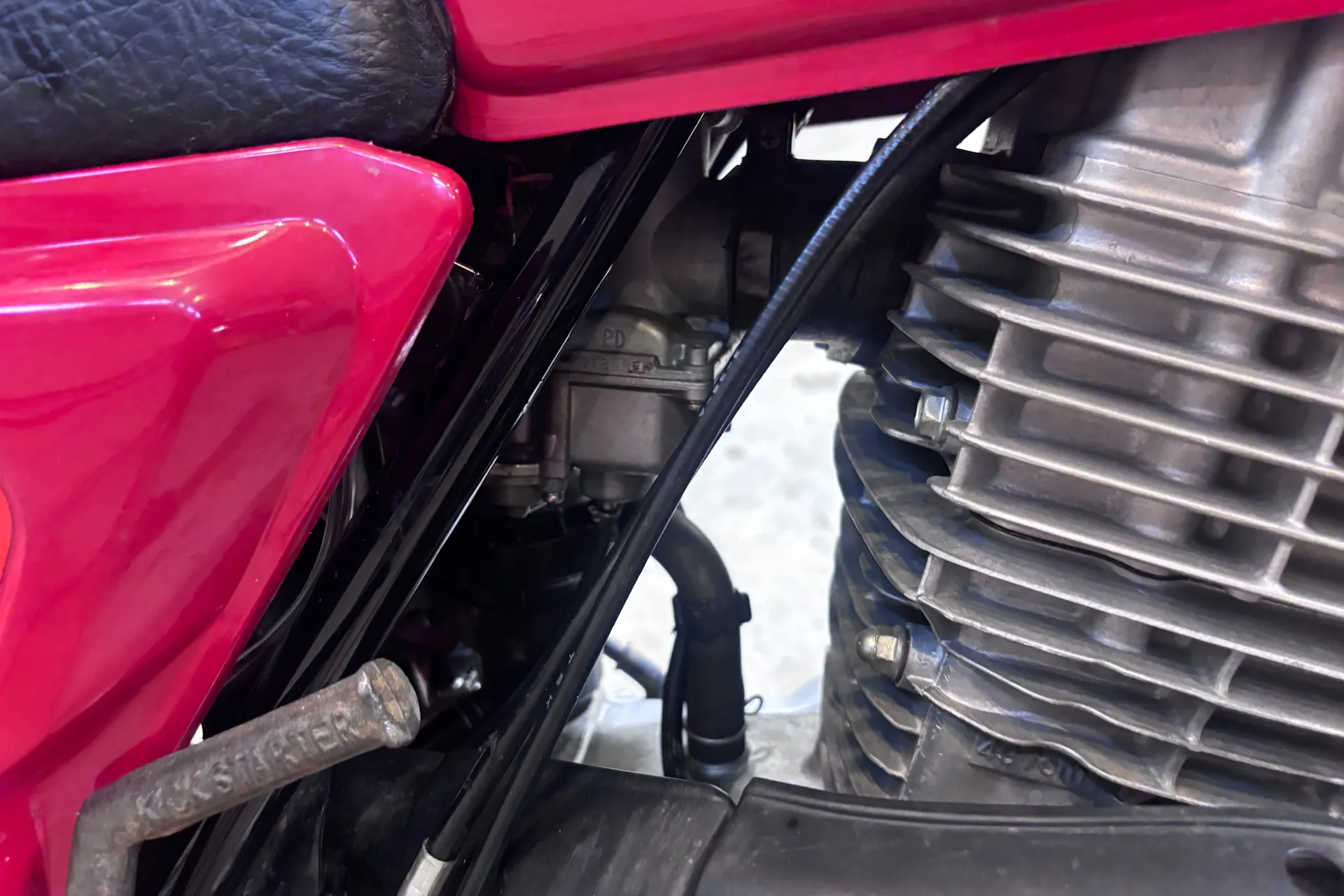 1980 Honda XL500S engine/cables/carb close