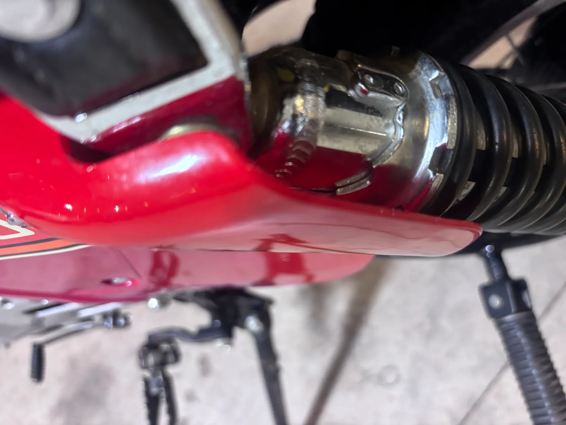 1980 Honda XL500S shock top 