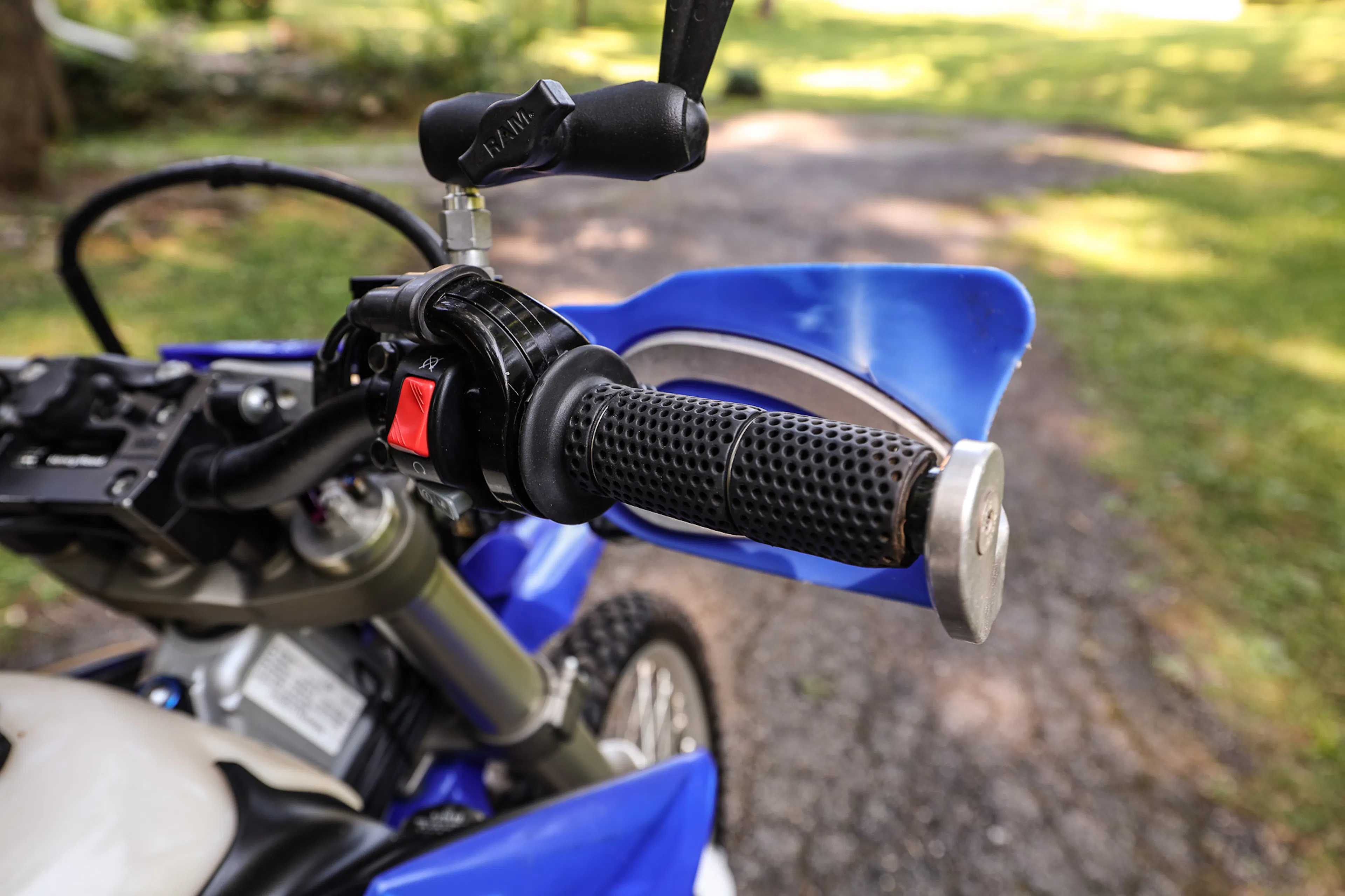 2008 Yamaha WR250R right grip