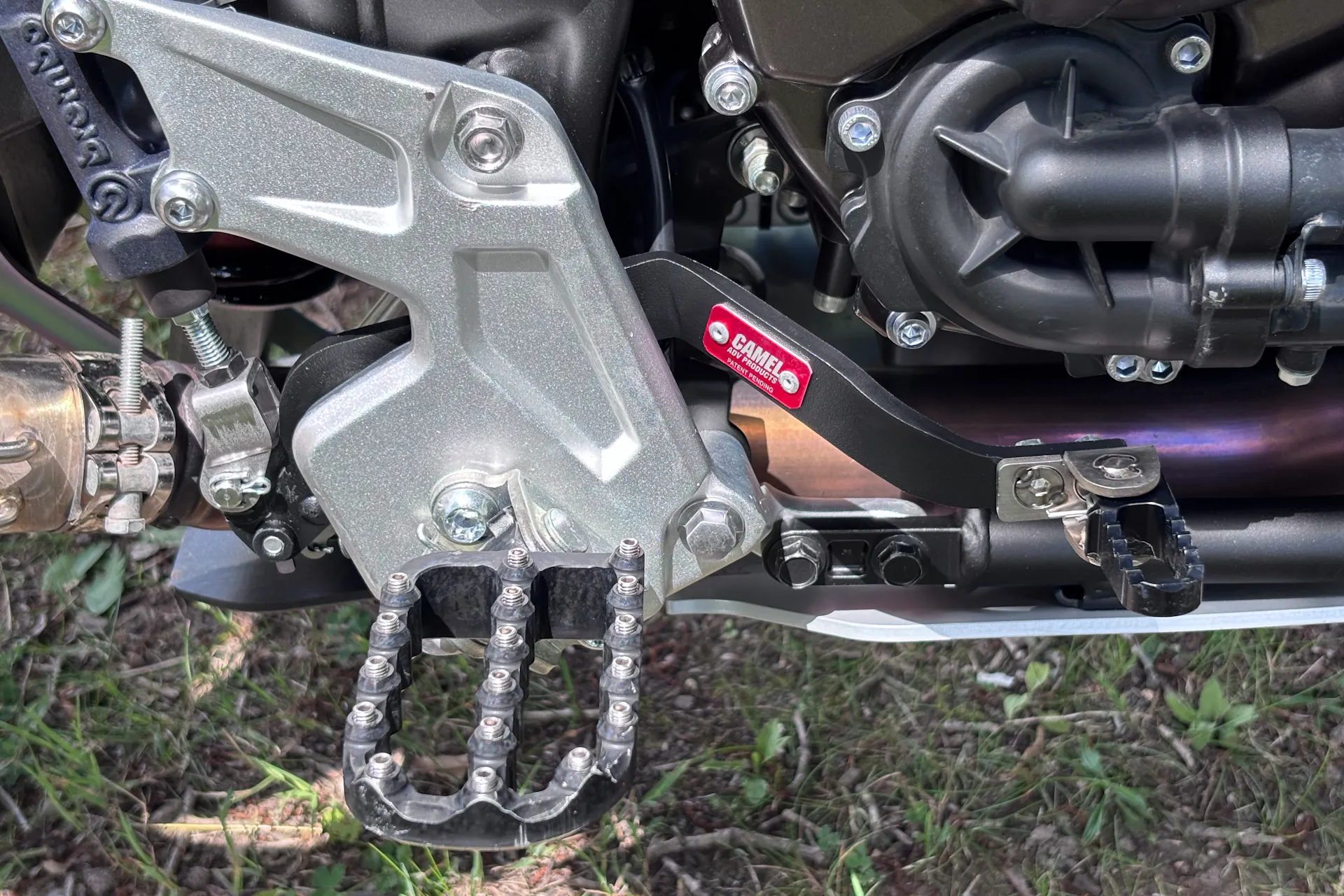 2024 Yamaha Tenere 700 right footpeg side