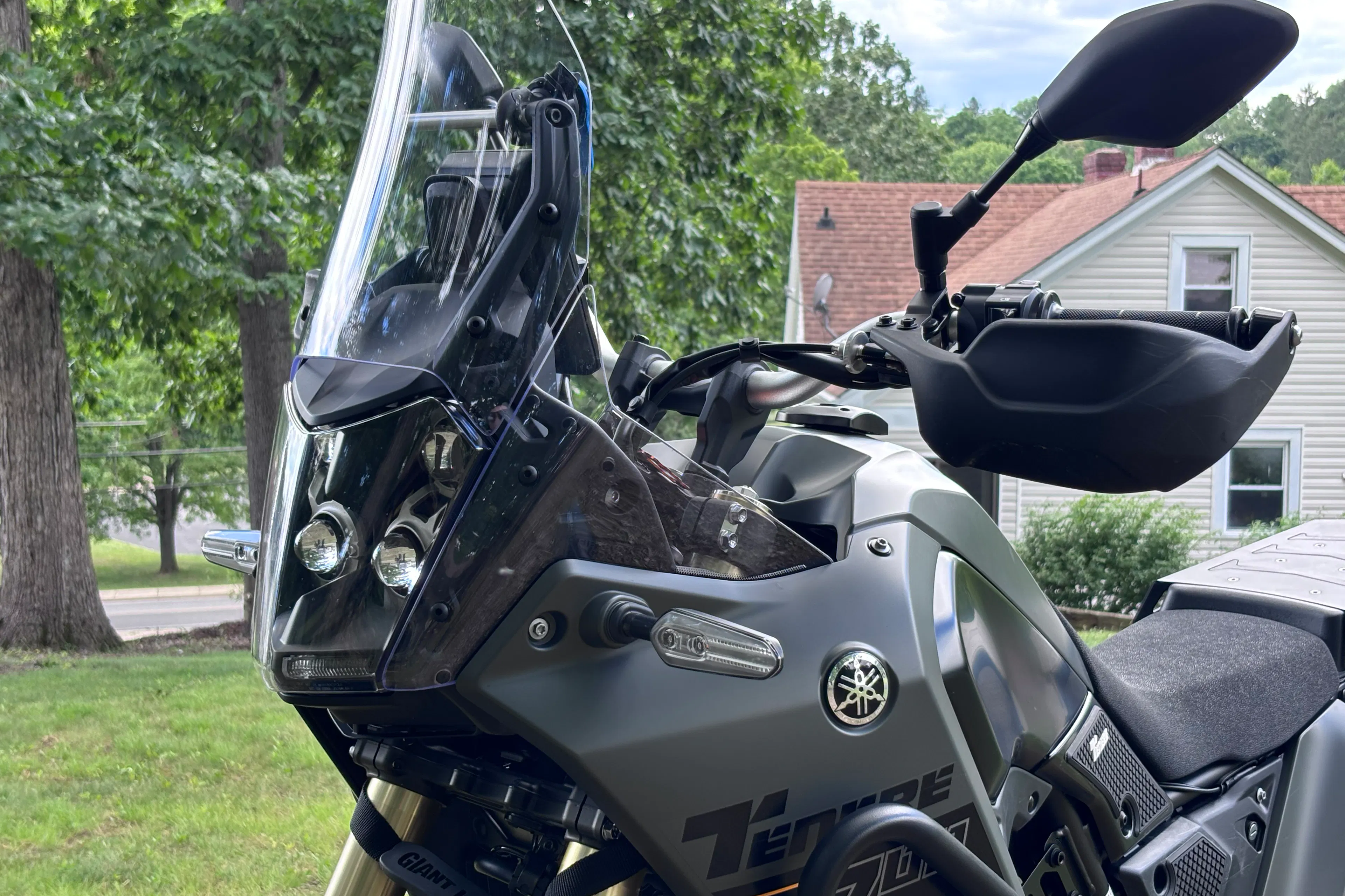 2024 Yamaha Tenere 700 right side headlight