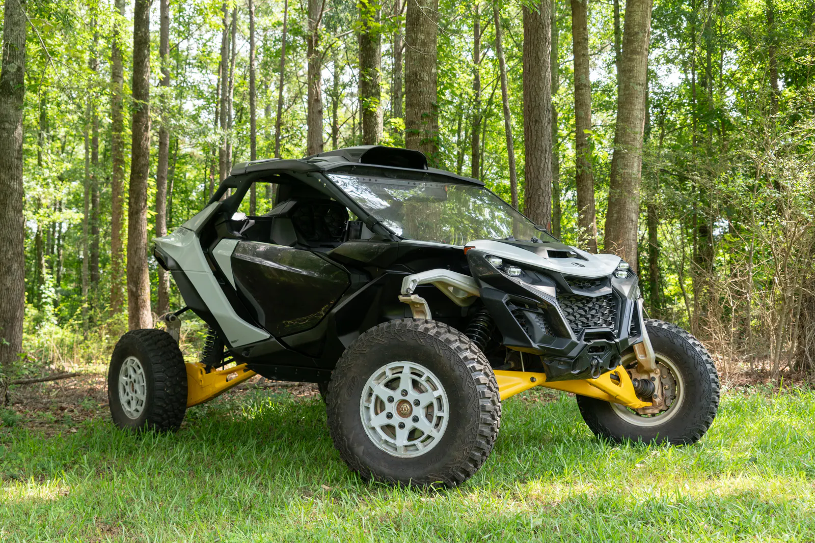 2024 Can-Am Maverick R front passenger 3/4