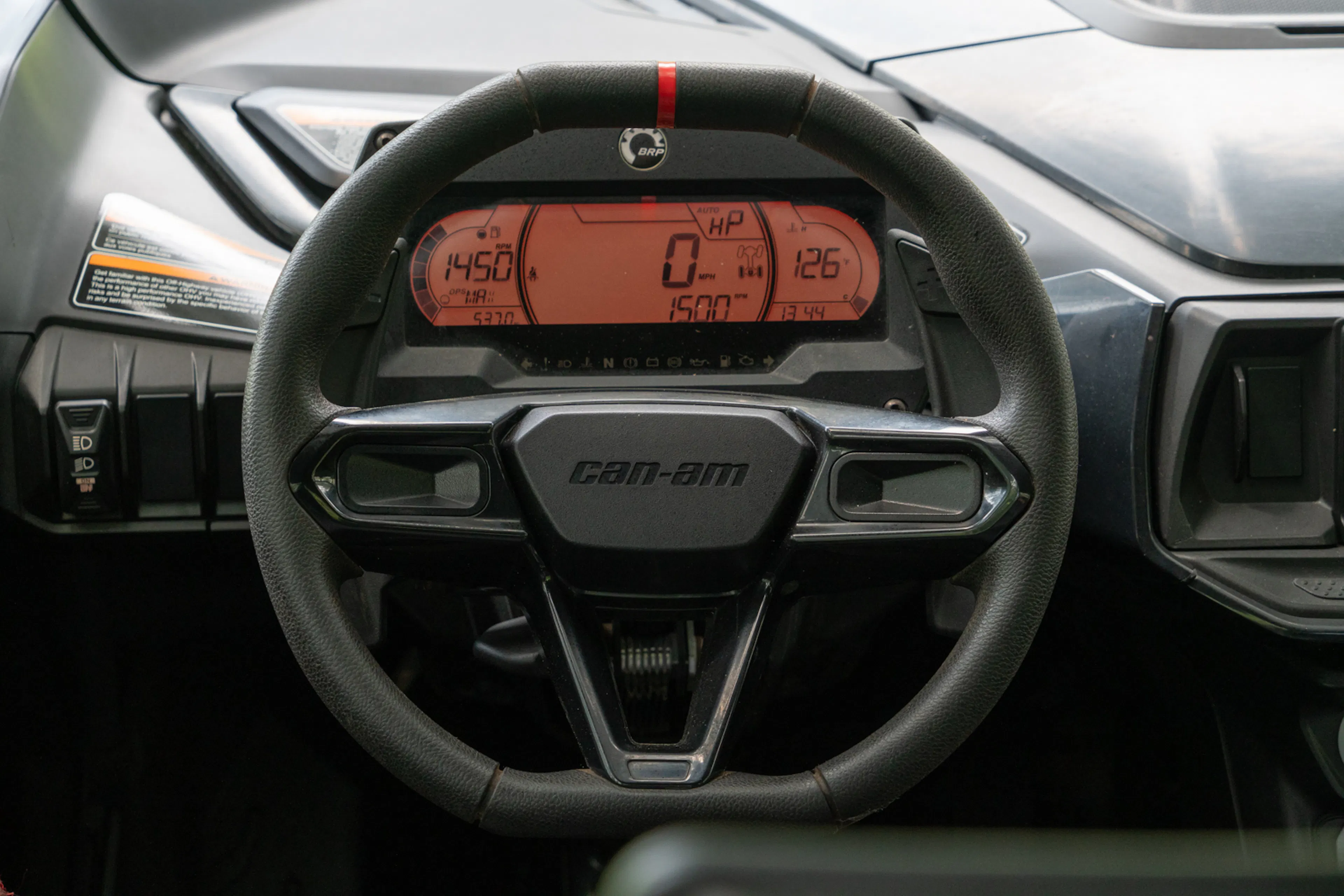 2024 Can-Am Maverick R steering wheel
