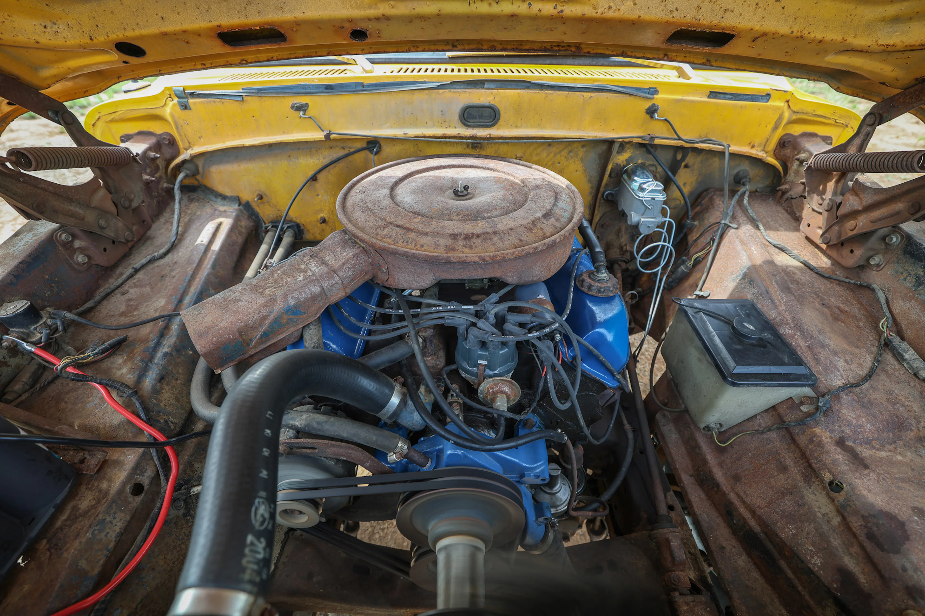 1971 Ford F-250 Custom Highboy engine bay 