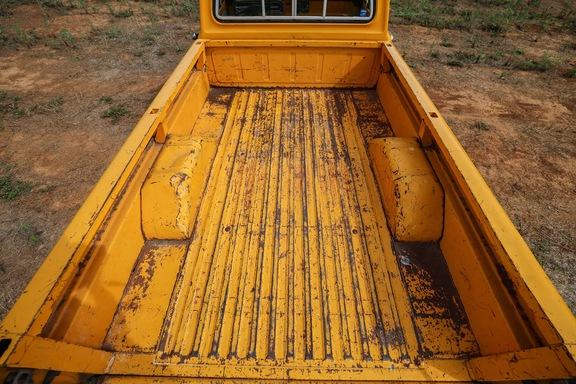 1971 Ford F-250 Custom Highboy bed inside full 