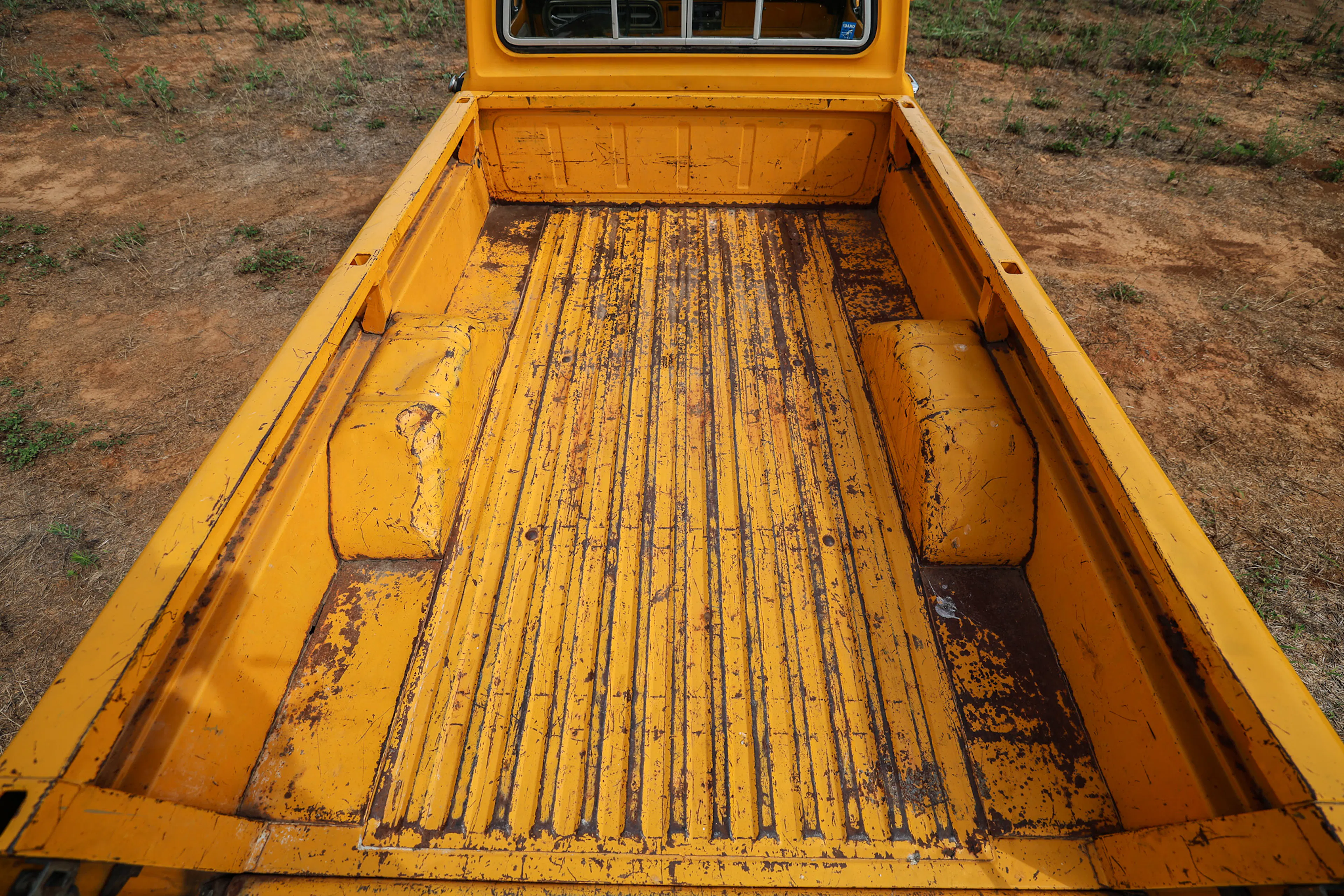 1971 Ford F-250 Custom Highboy bed inside full