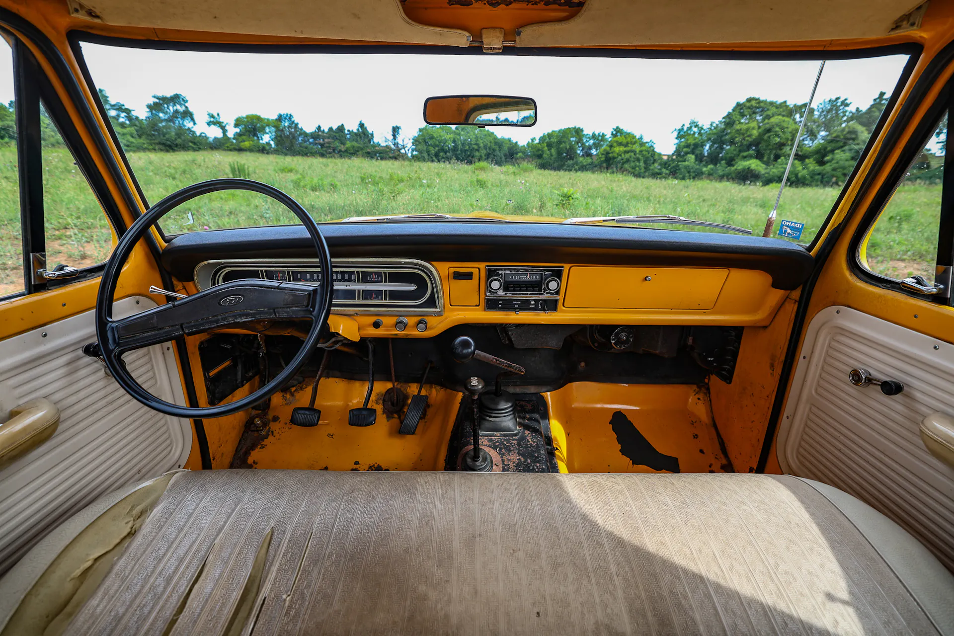 1971 Ford F-250 Custom Highboy dash/seat/wheel