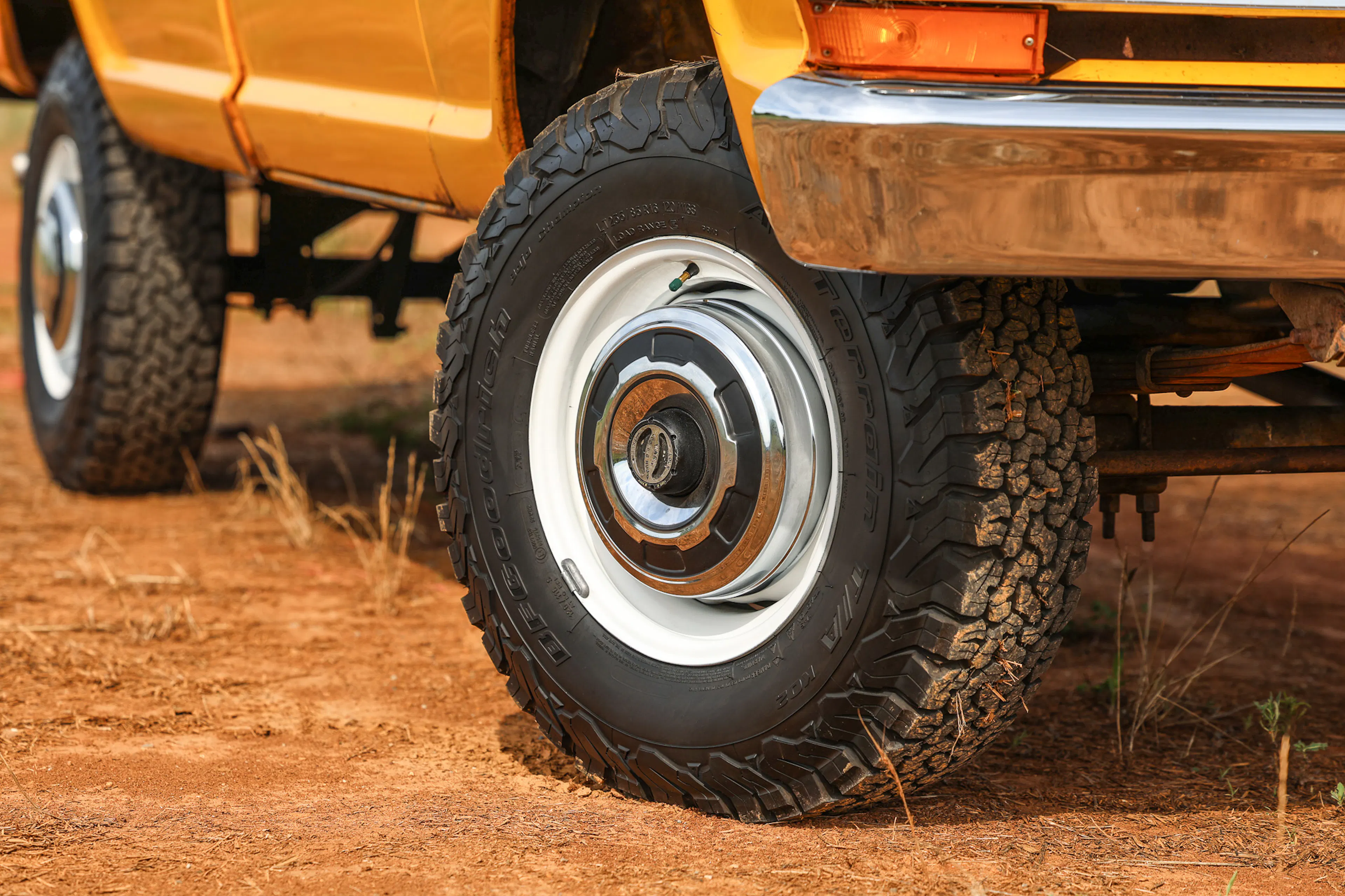 1971 Ford F-250 Custom Highboy passenger front tire