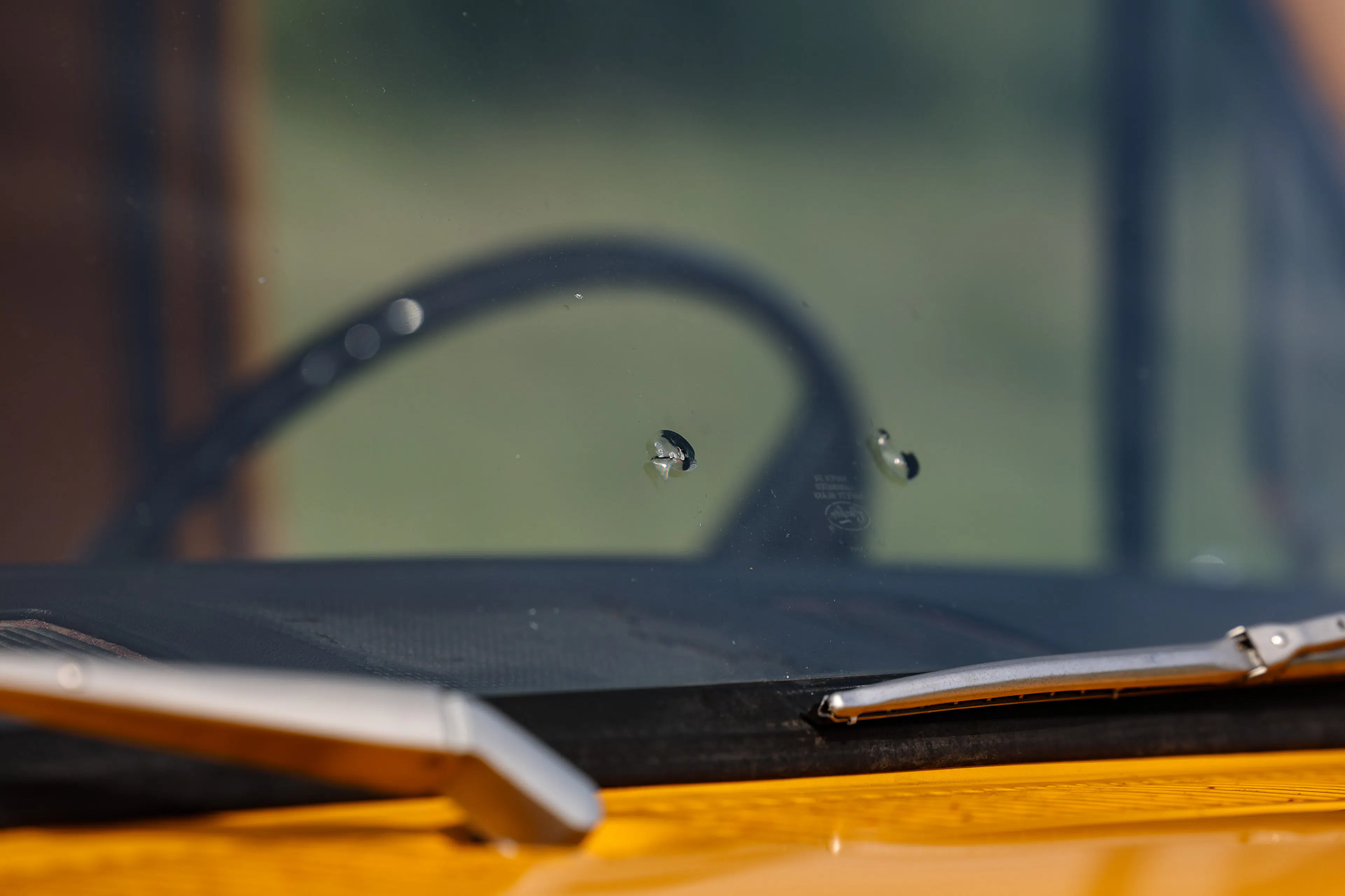 1971 Ford F-250 Custom Highboy windshield pitting