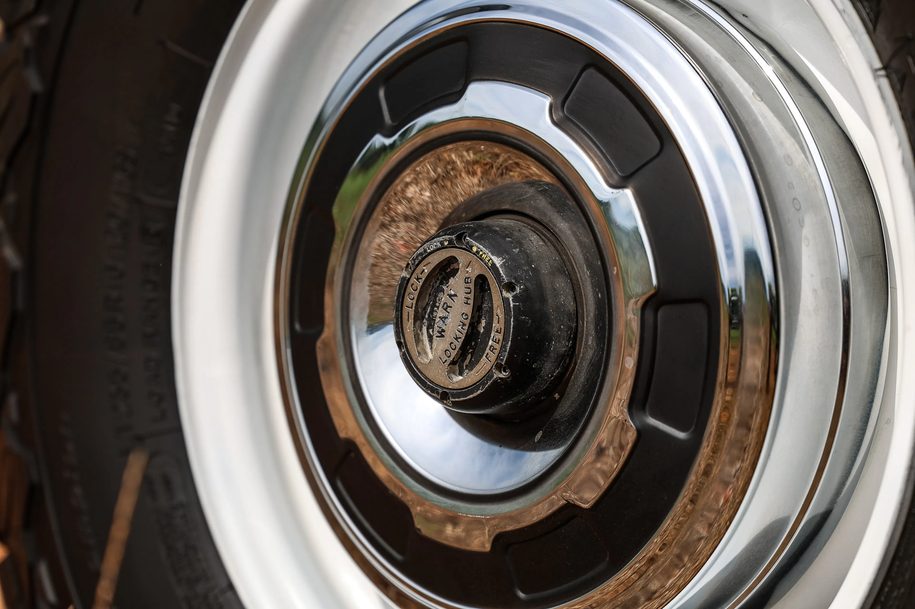 1971 Ford F-250 Custom Highboy passenger hubcap 