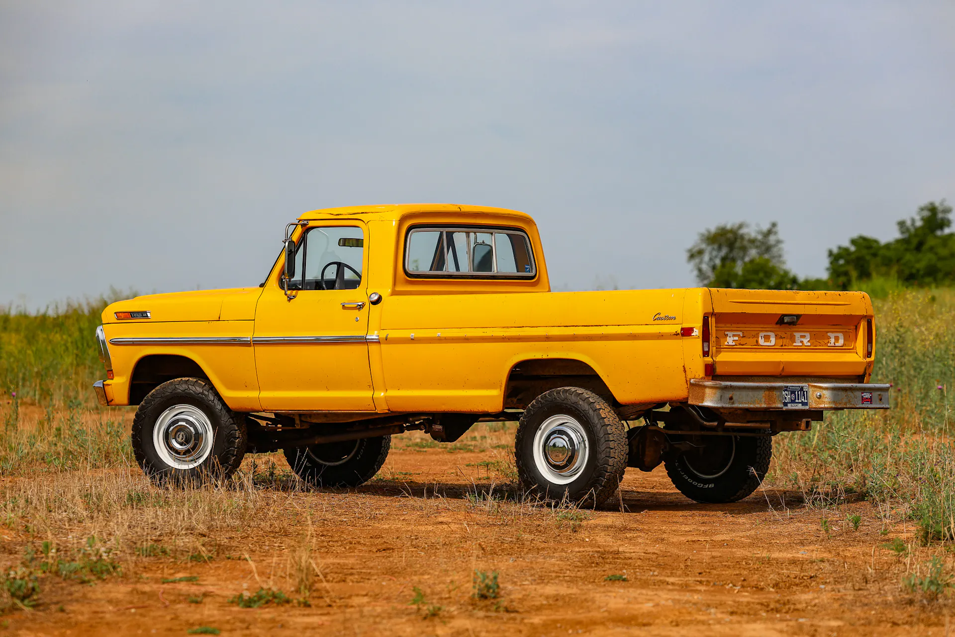 1971 Ford F-250 Custom Highboy driver rear 3/4 far