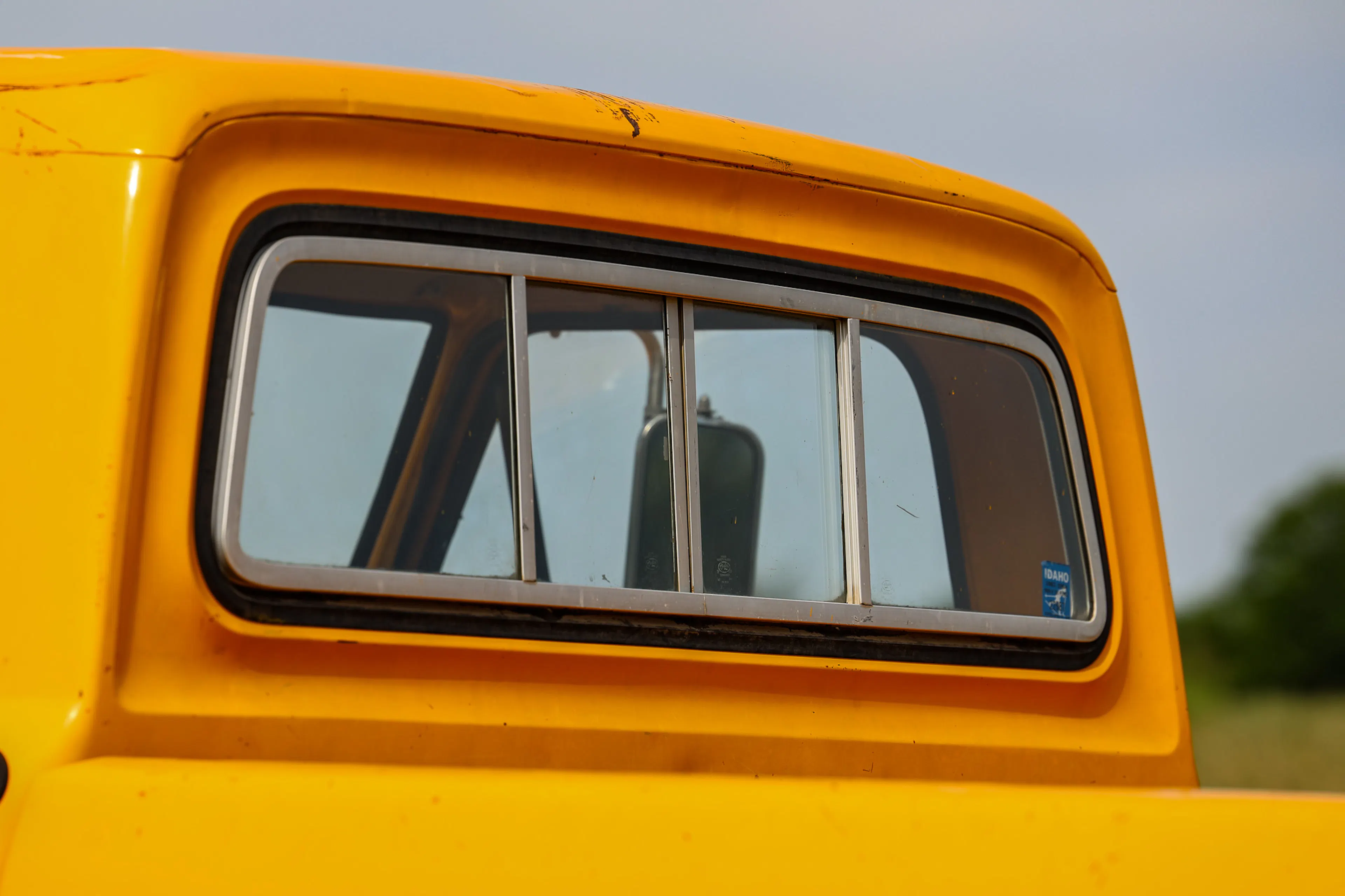 1971 Ford F-250 Custom Highboy rear windshield
