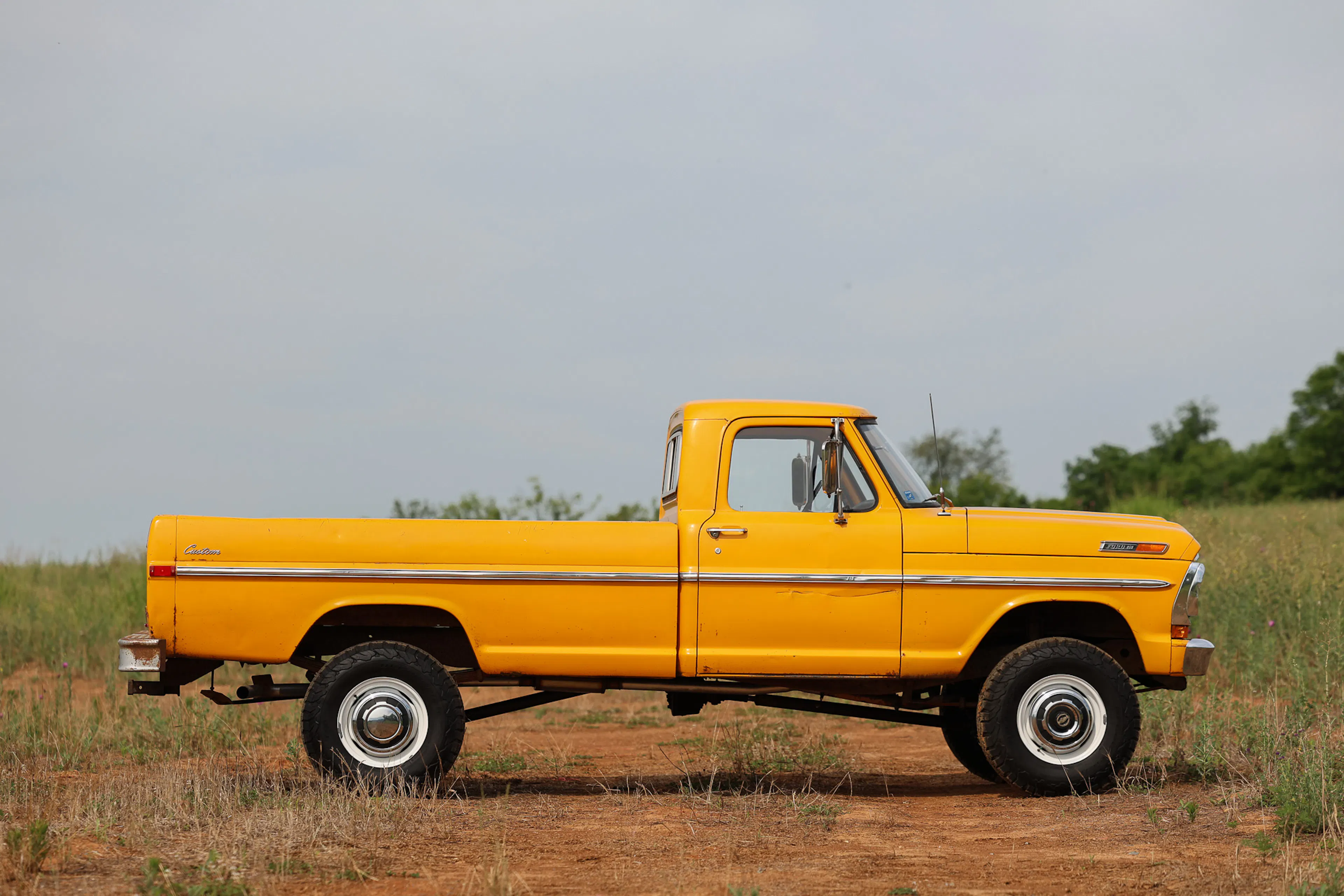 1971 Ford F-250 Custom Highboy passenger side