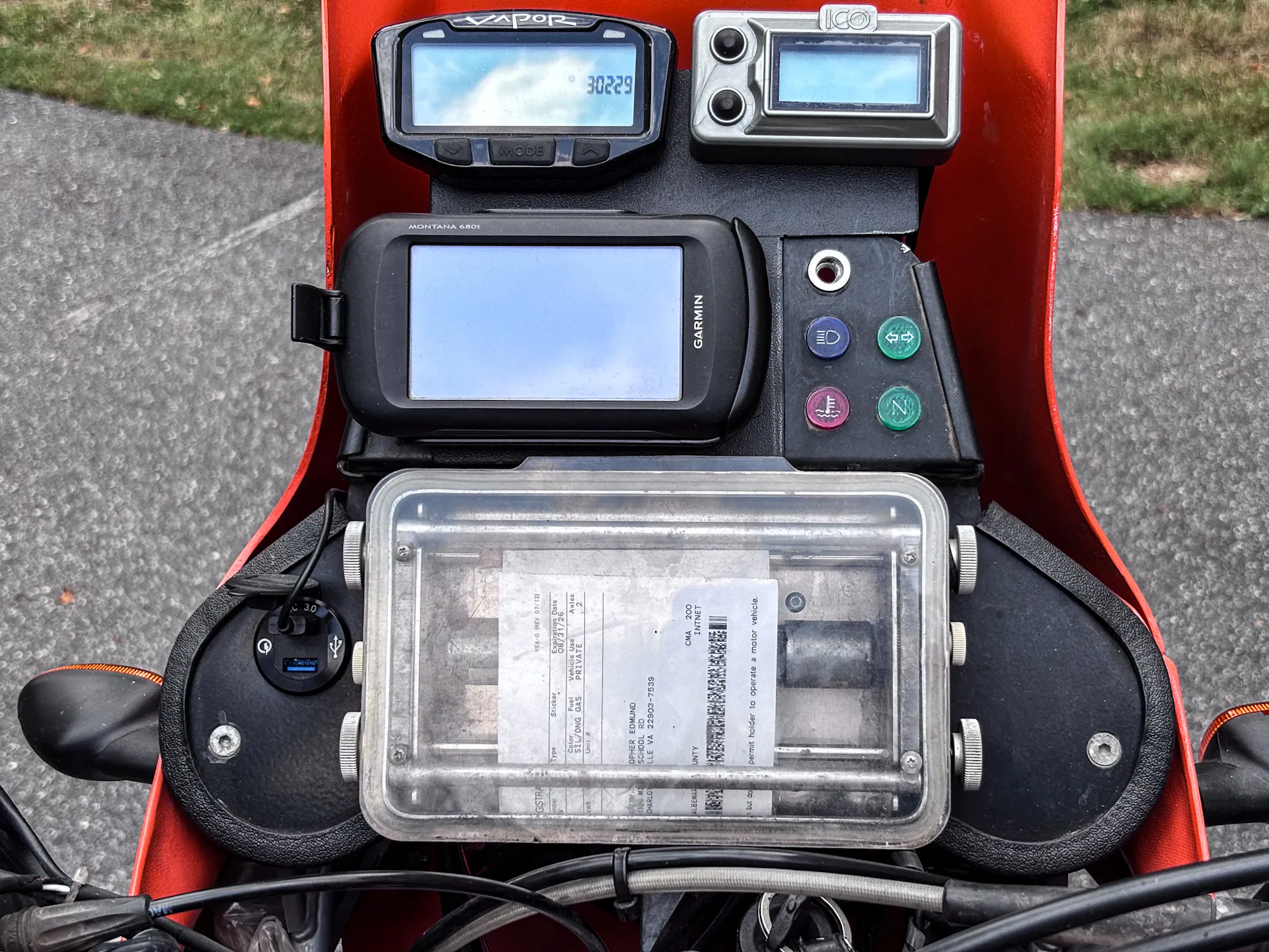 2001 KTM 640 Adventure cockpit close