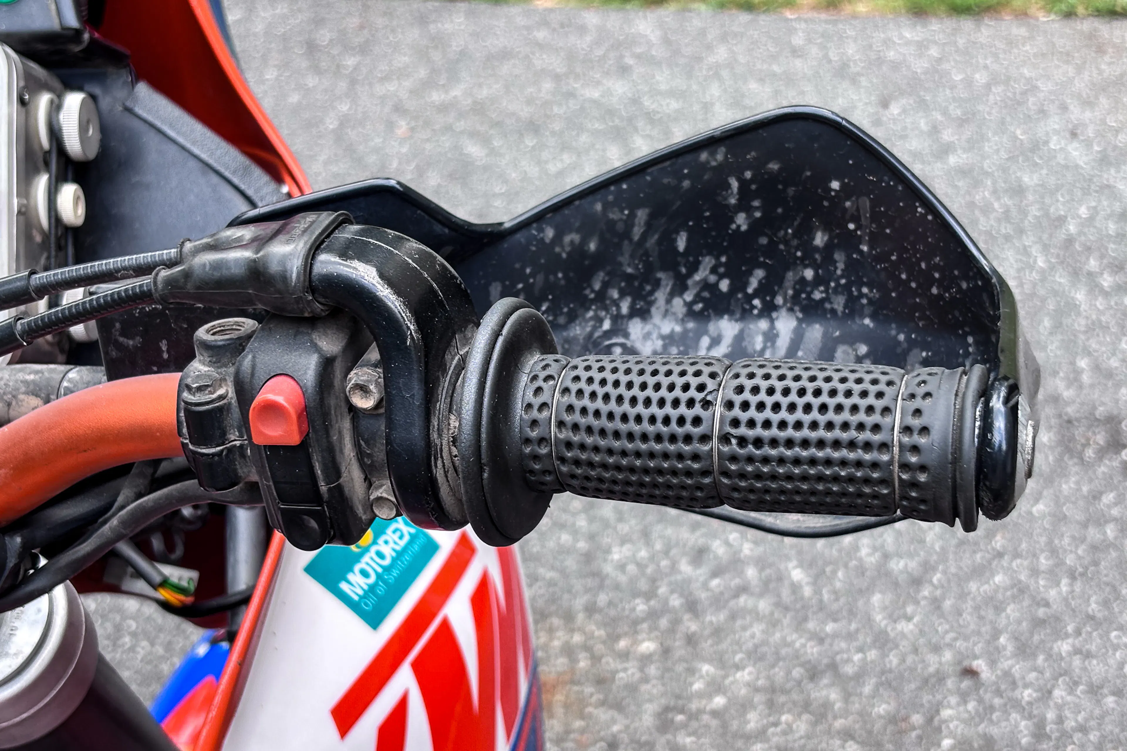 2001 KTM 640 Adventure right grip/switches