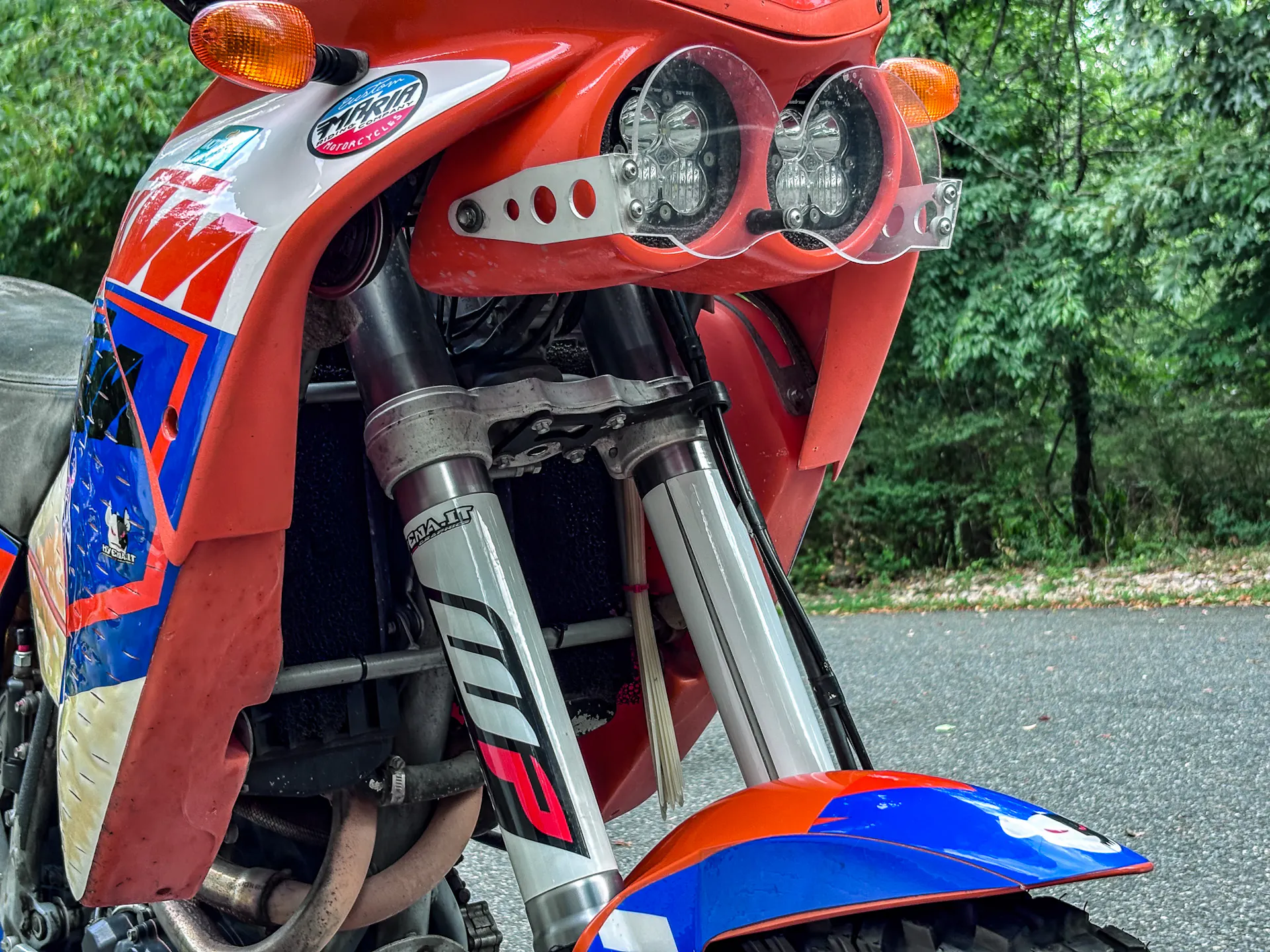 2001 KTM 640 Adventure headlight close right