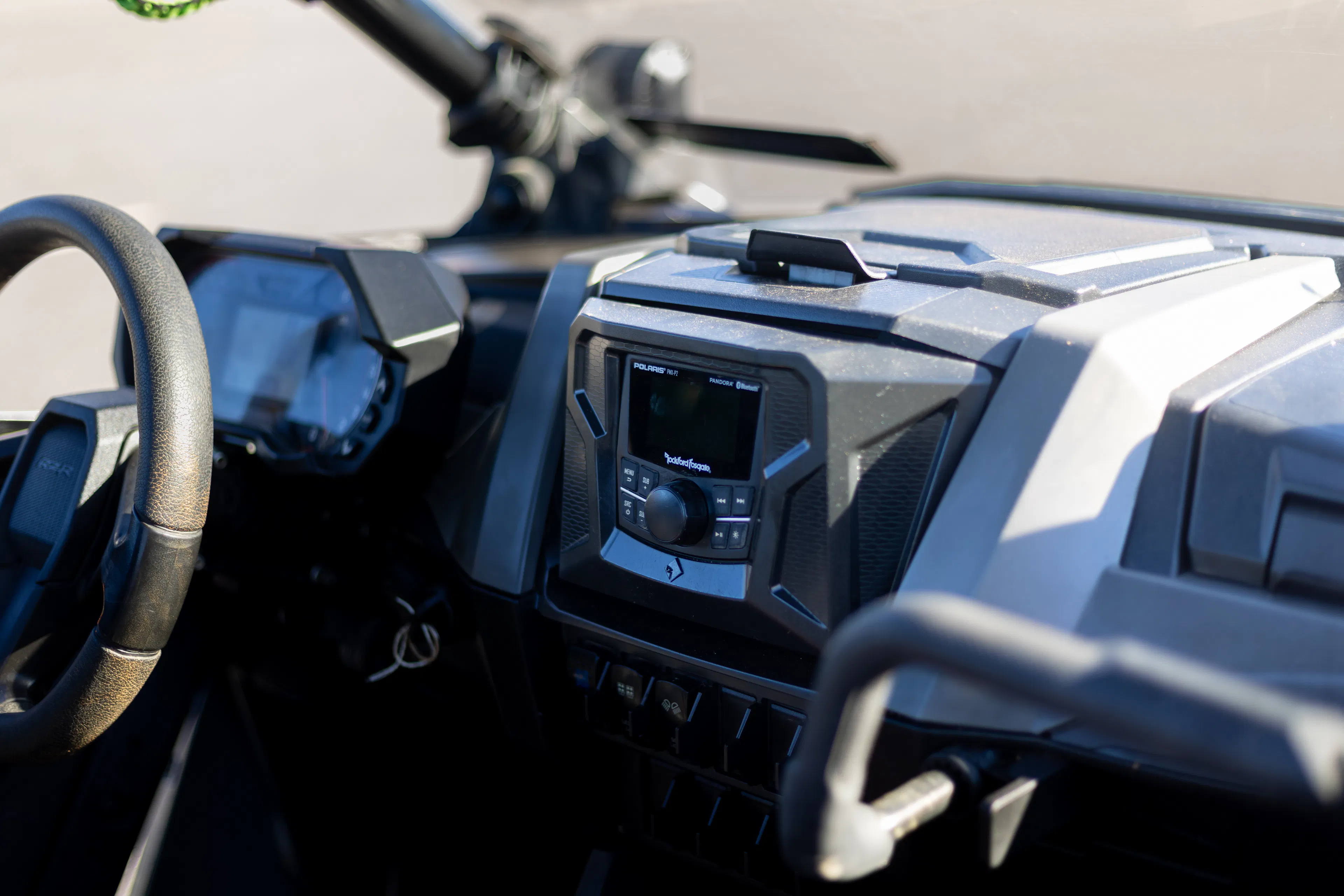 2023 Polaris RZR Pro XP radio 